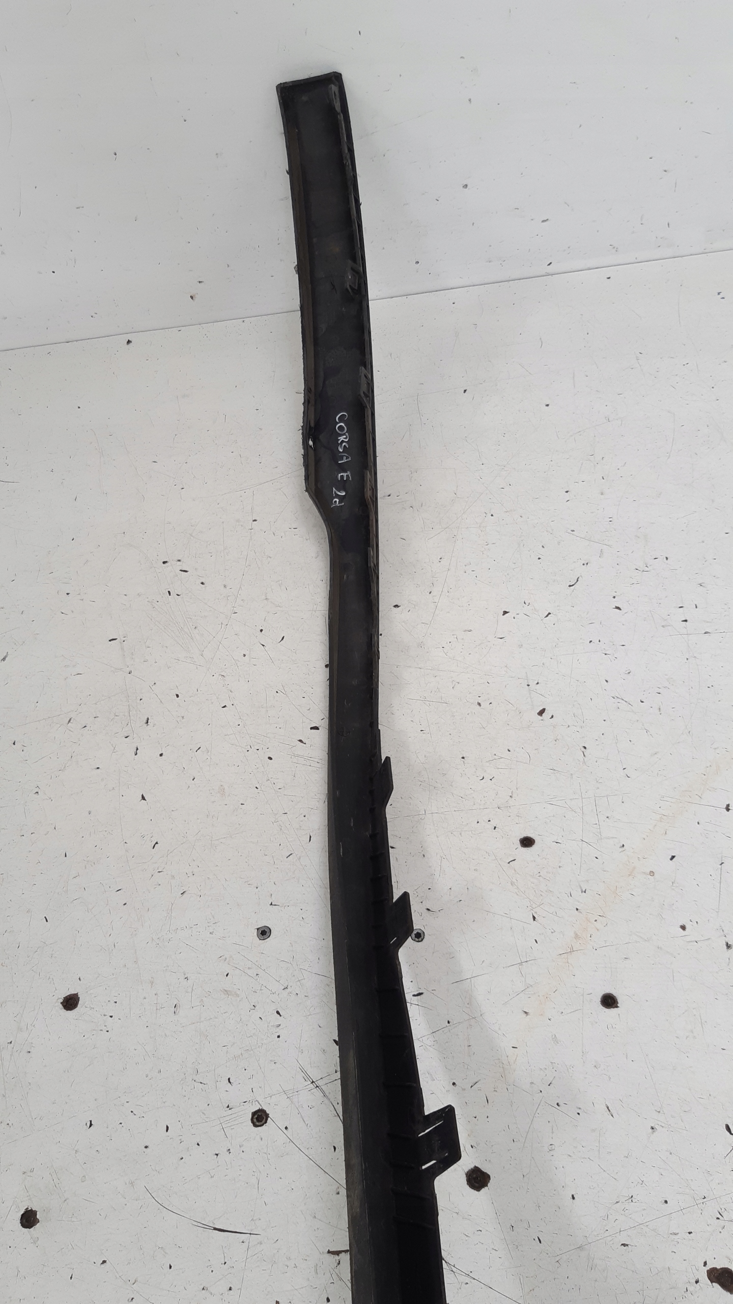 Hokej lišta spoiler nárazníku levý předek 39003573 Opel Corsa E