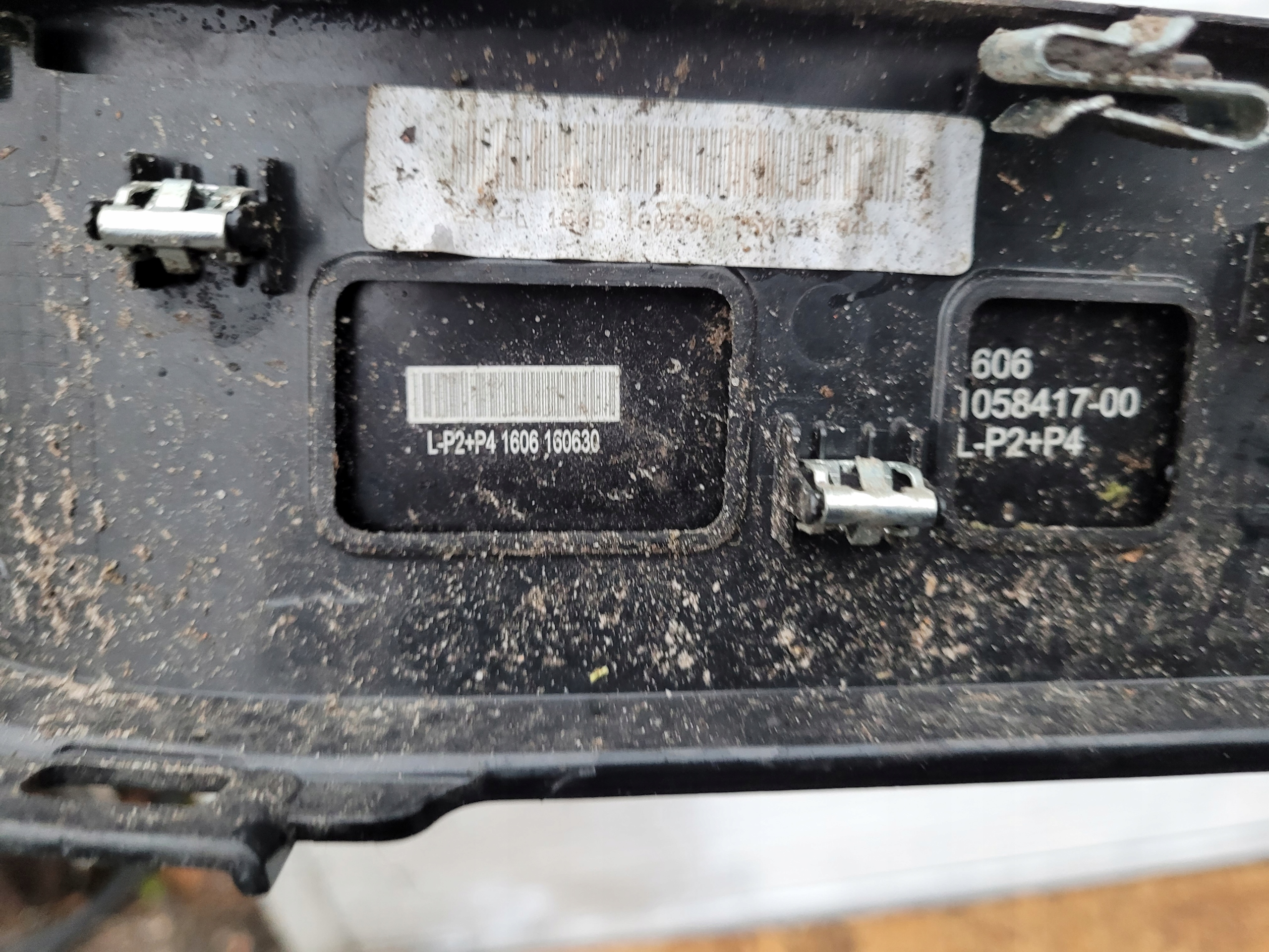 moulding covers door rear part left TESLA X 1060072-00