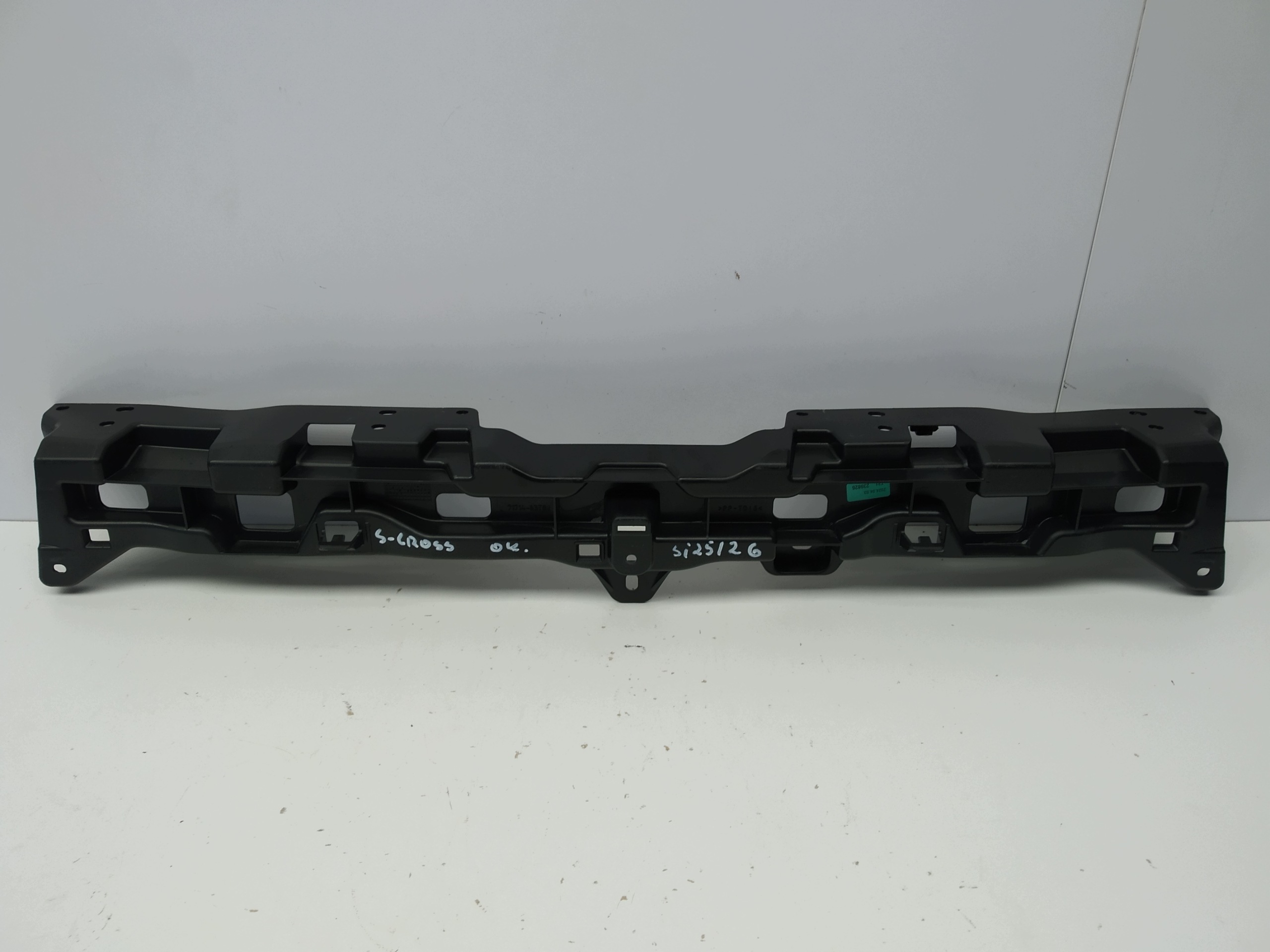2022r + Suzuki S Cross II console pillar support below atrape w bumper