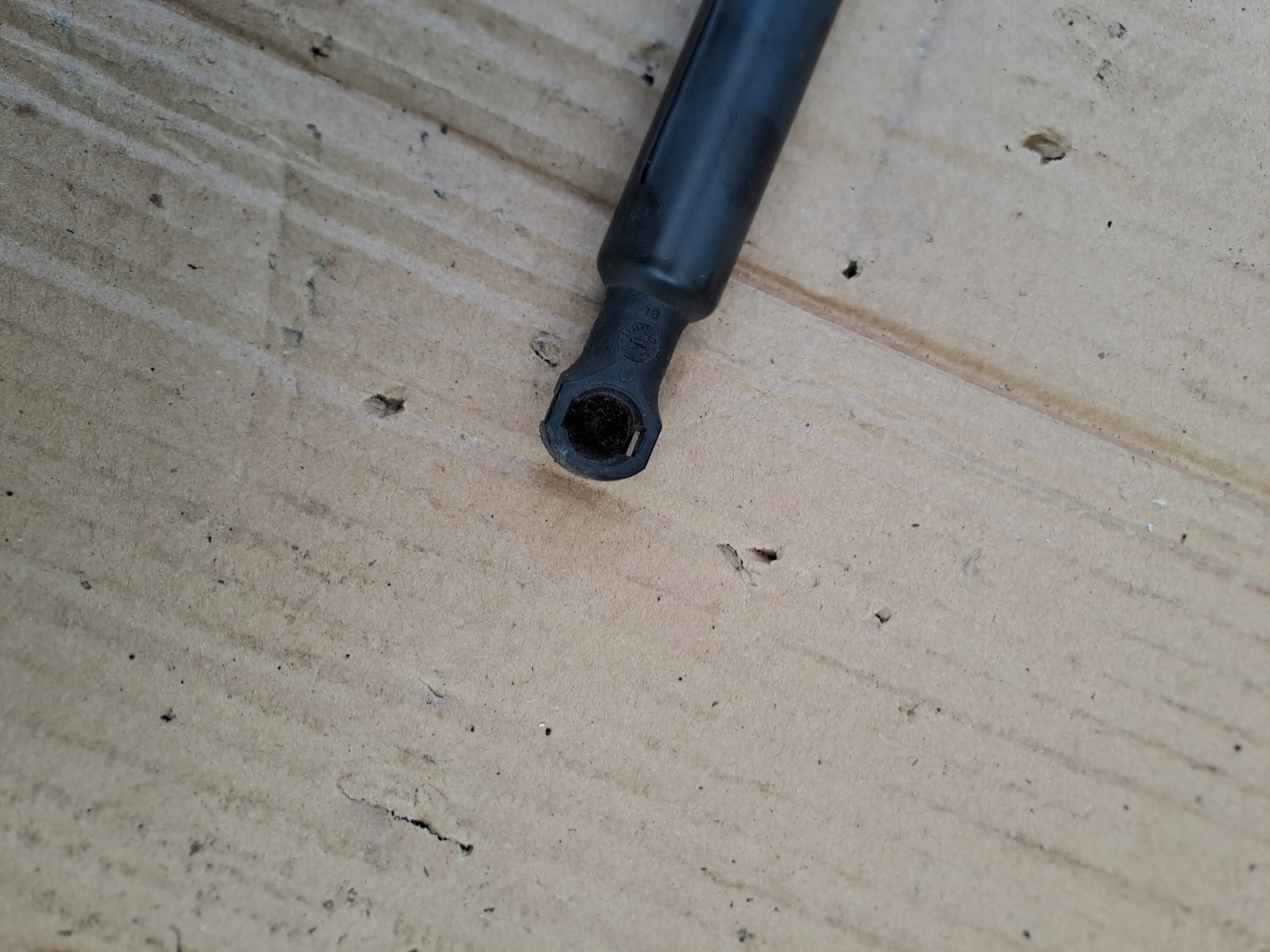 Dämpfer hinten heckklappe CITROEN DS3 10-16 9687550980