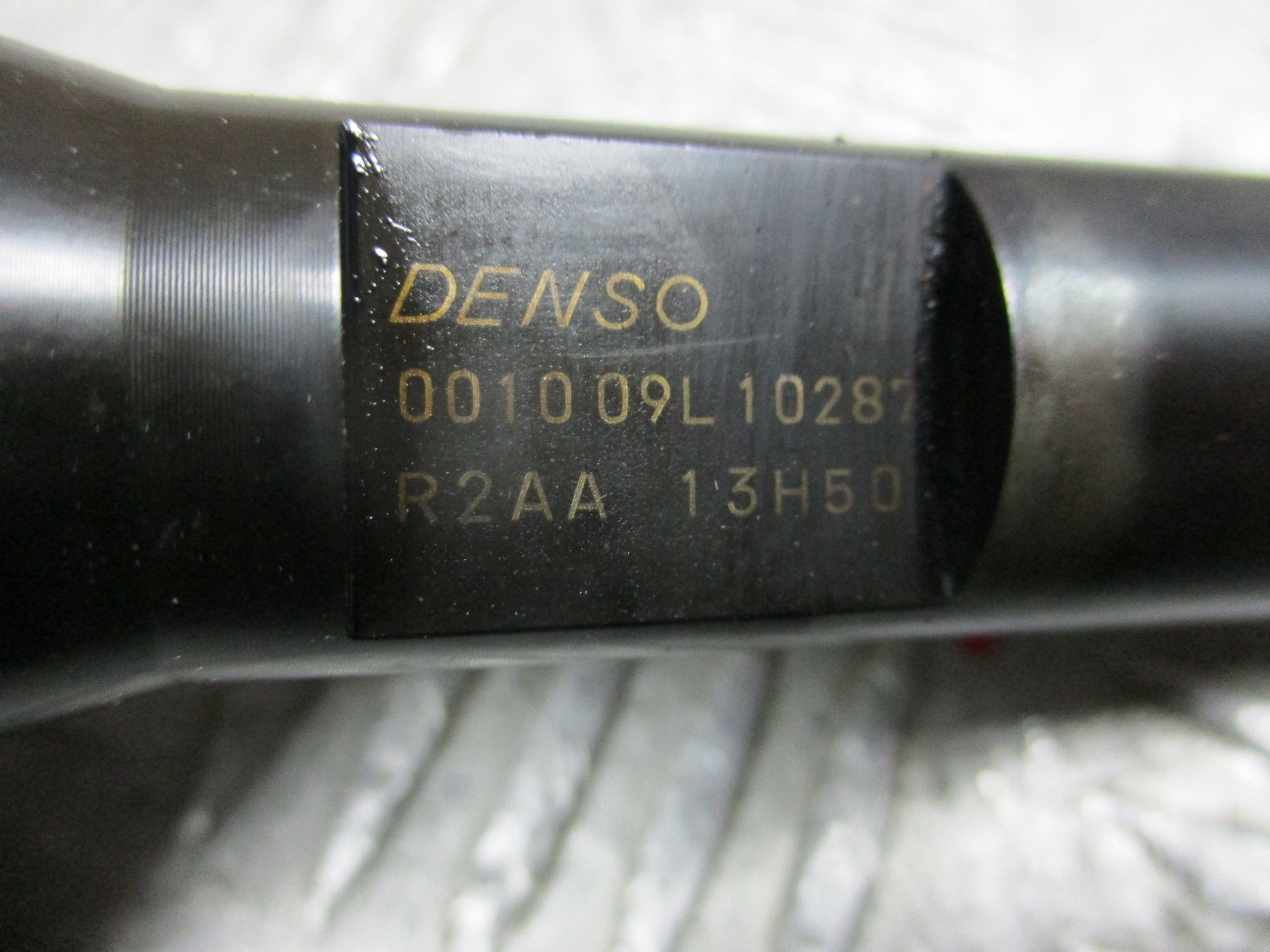 nozzle injector Mazda CX7 6 R2AA-13H50