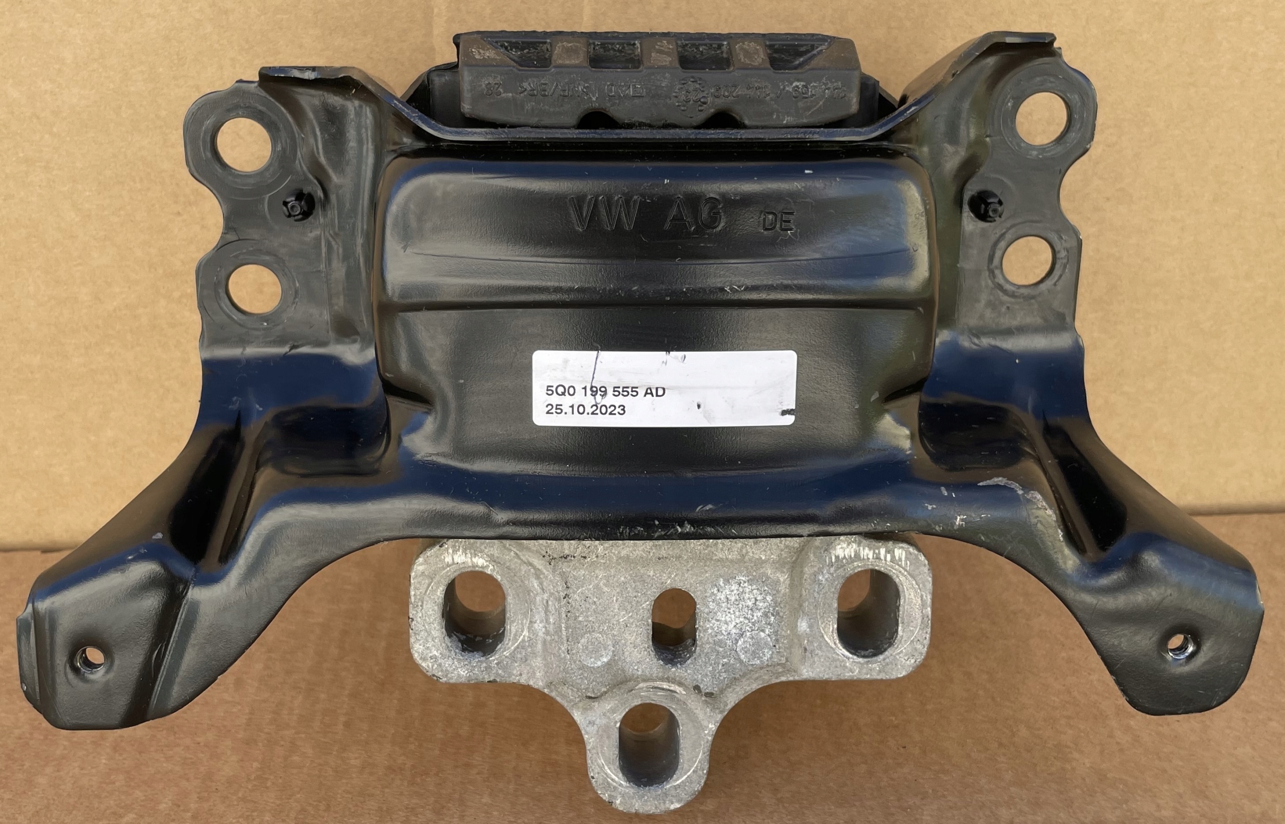 gearbox mount 5Q0199555AD VW SKODA