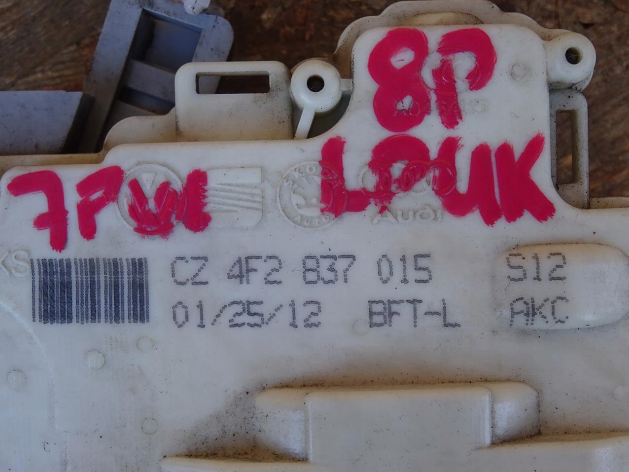 AUDI A3 8P 8P4 5D SPORTBACK ZAMEK DRZWI LEWY PRZÓD PRZEDNI 7 PIN 4F2837015 Numer katalogowy oryginału 4F2837015