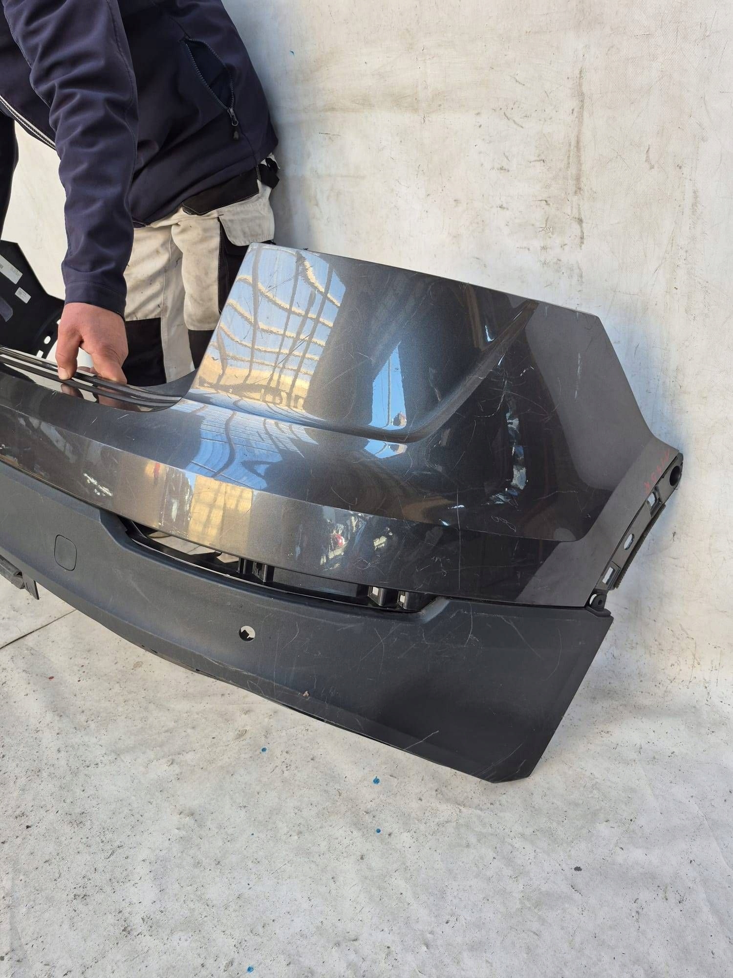 AUDI Q8 18-> bumper rear part rear PDC
