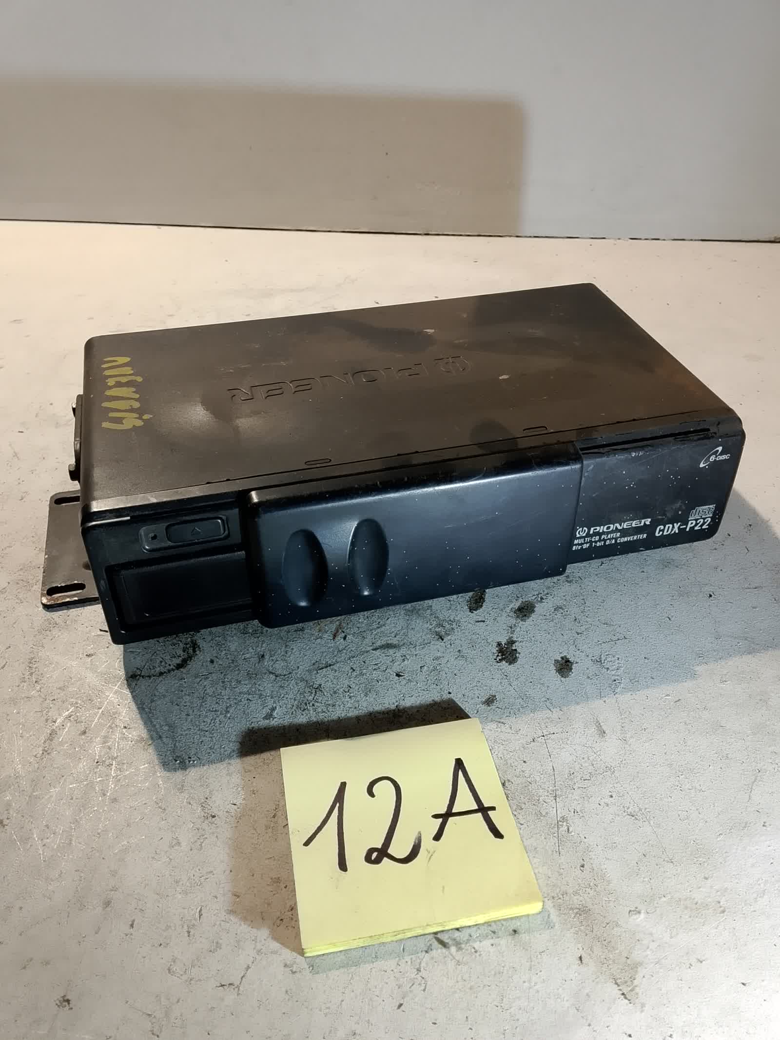 TOYOTA AVENSIS PIONEER CDX-P22 ZMIENIARKA CD