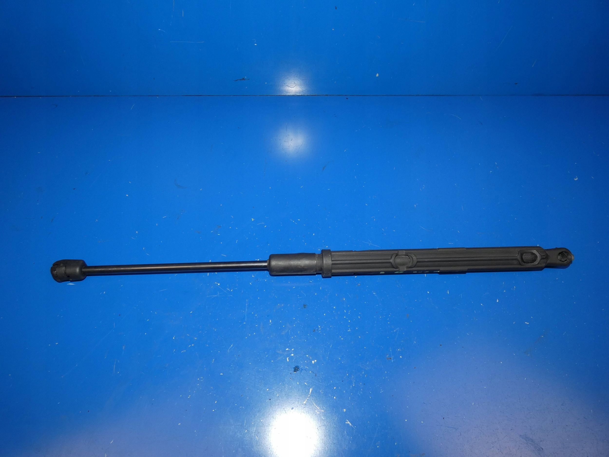 MERCEDES E KLASA W213 damper telescope bonnets left front