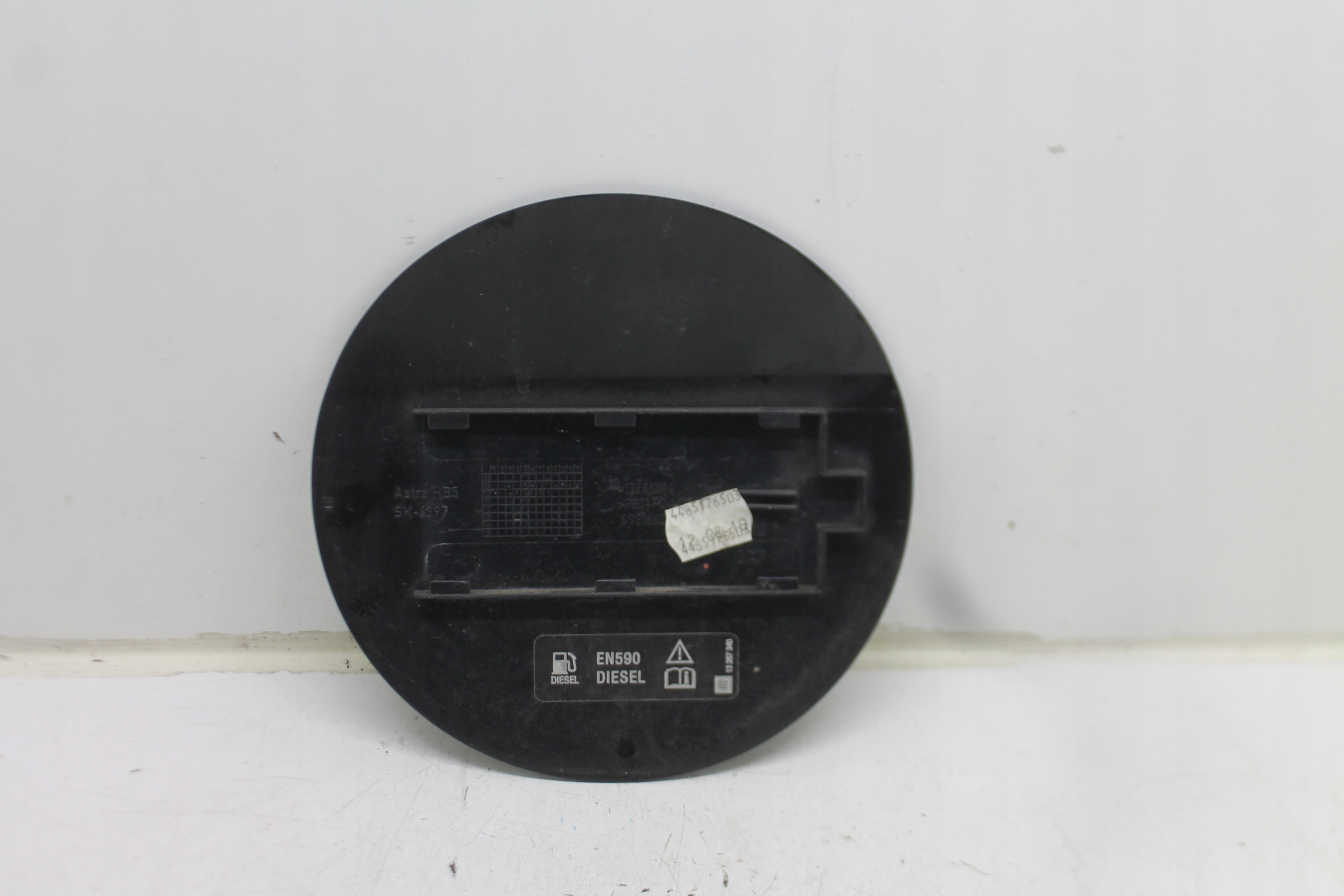 Tankklappe des Kraftstoffsbehälters 13281384 OPEL ASTRA J