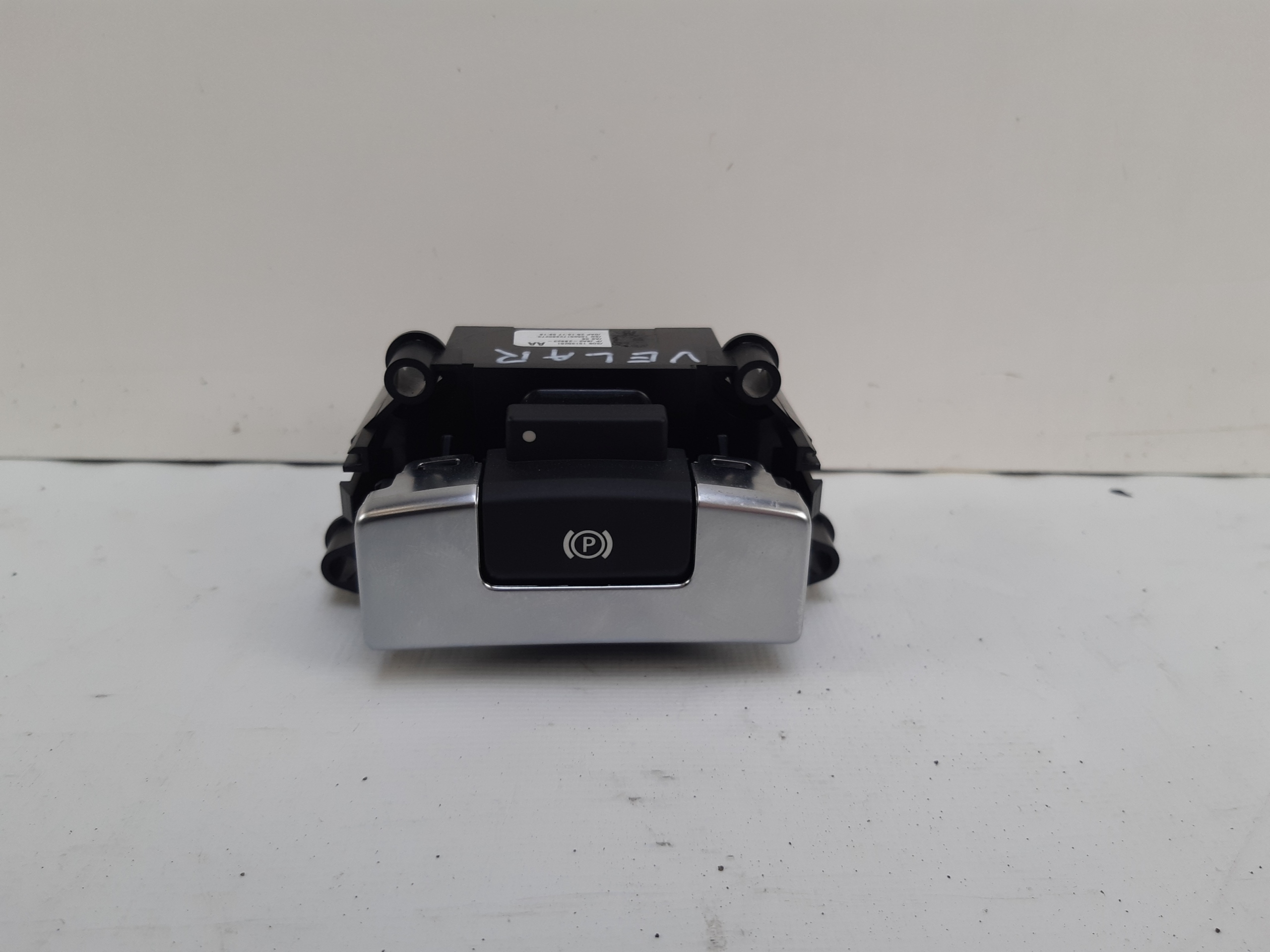 J8A2-2B623-AA - RANGE ROVER VELAR КНОПКА РУЧНОГО ТОРМОЗА