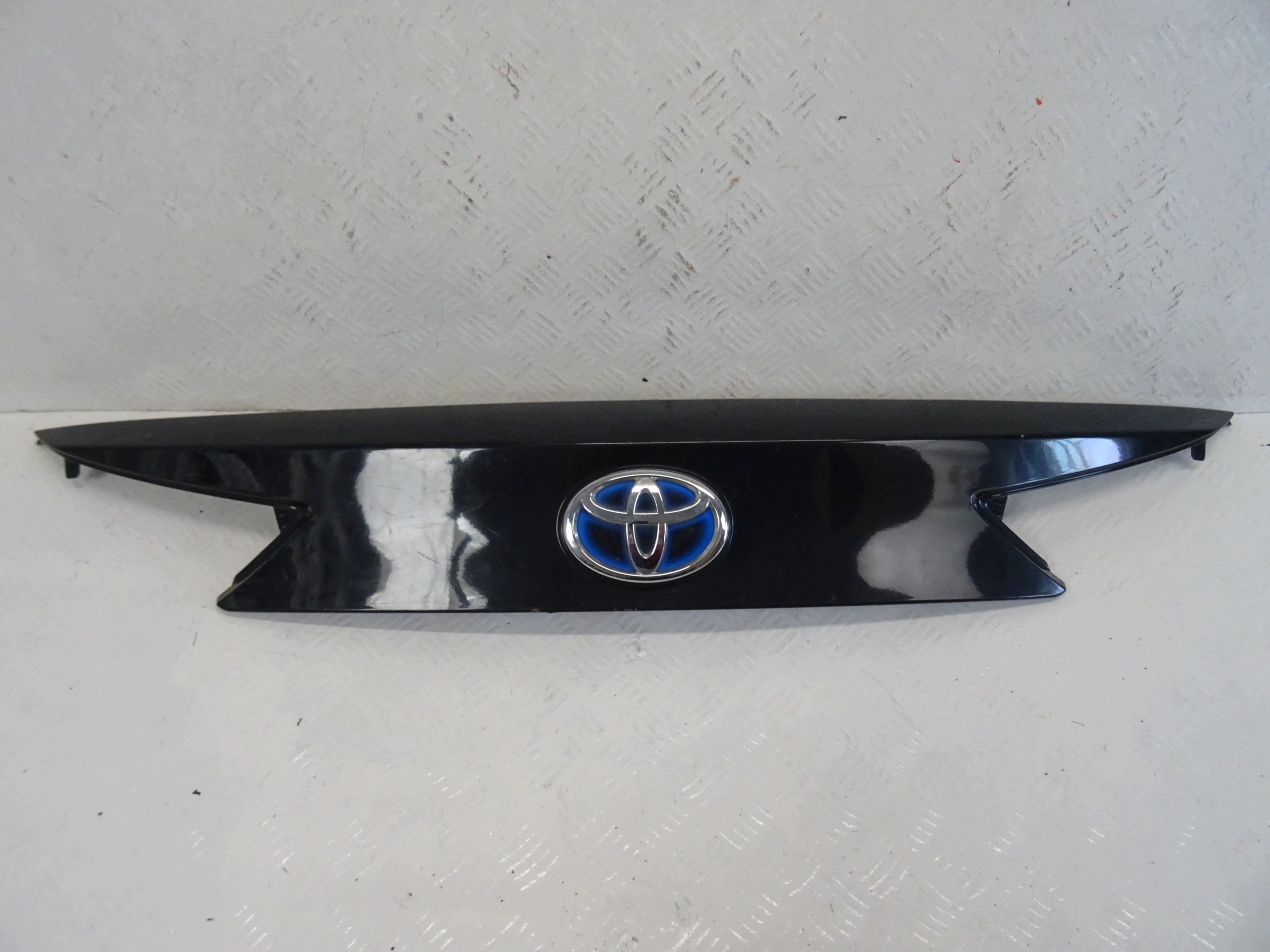 cap bonnet boot rear part TOYOTA AURIS II 76811-02830
