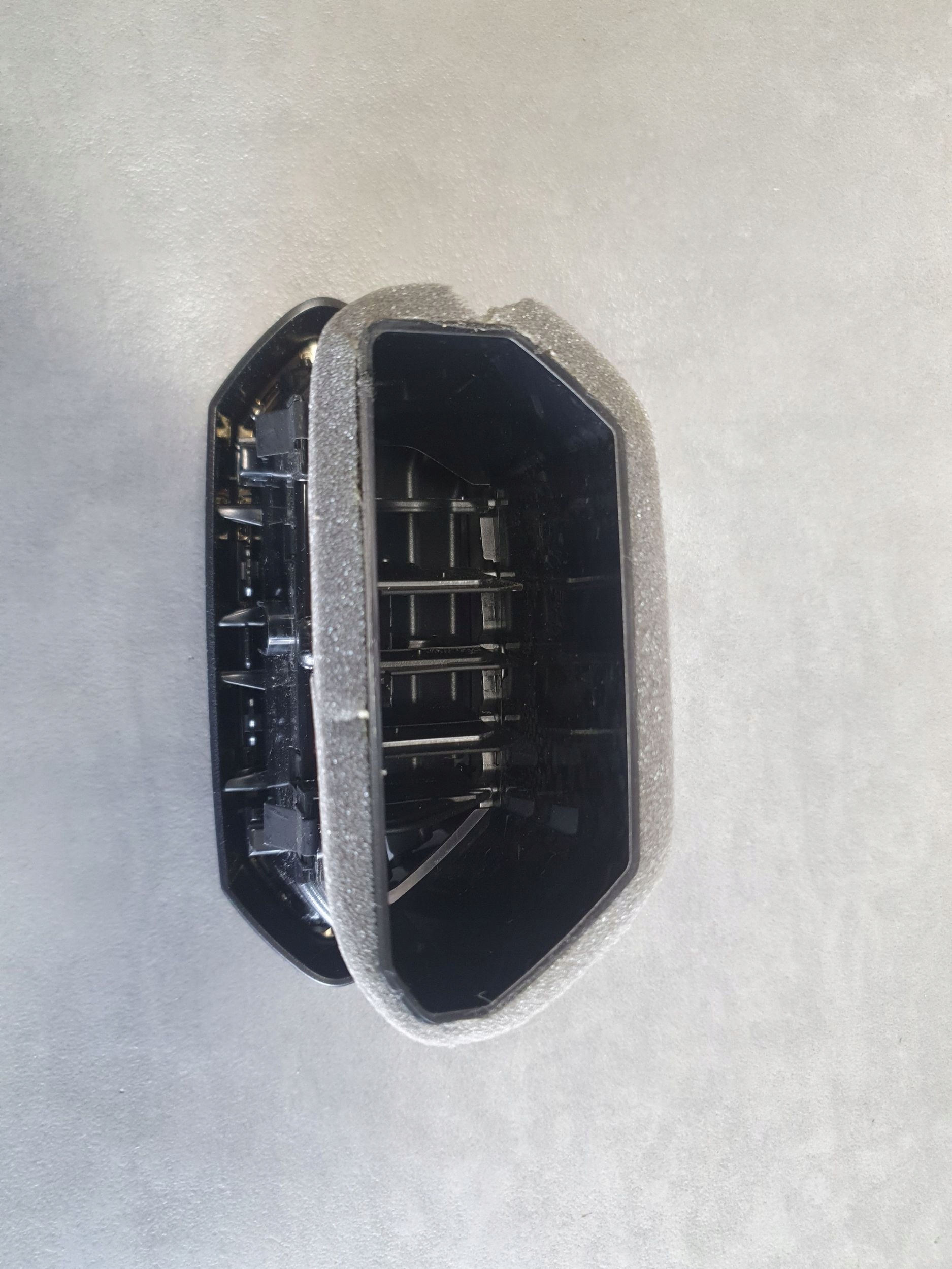 Cupra Formentor grid air conditioning devices side of the dashboard right 5FB820902A