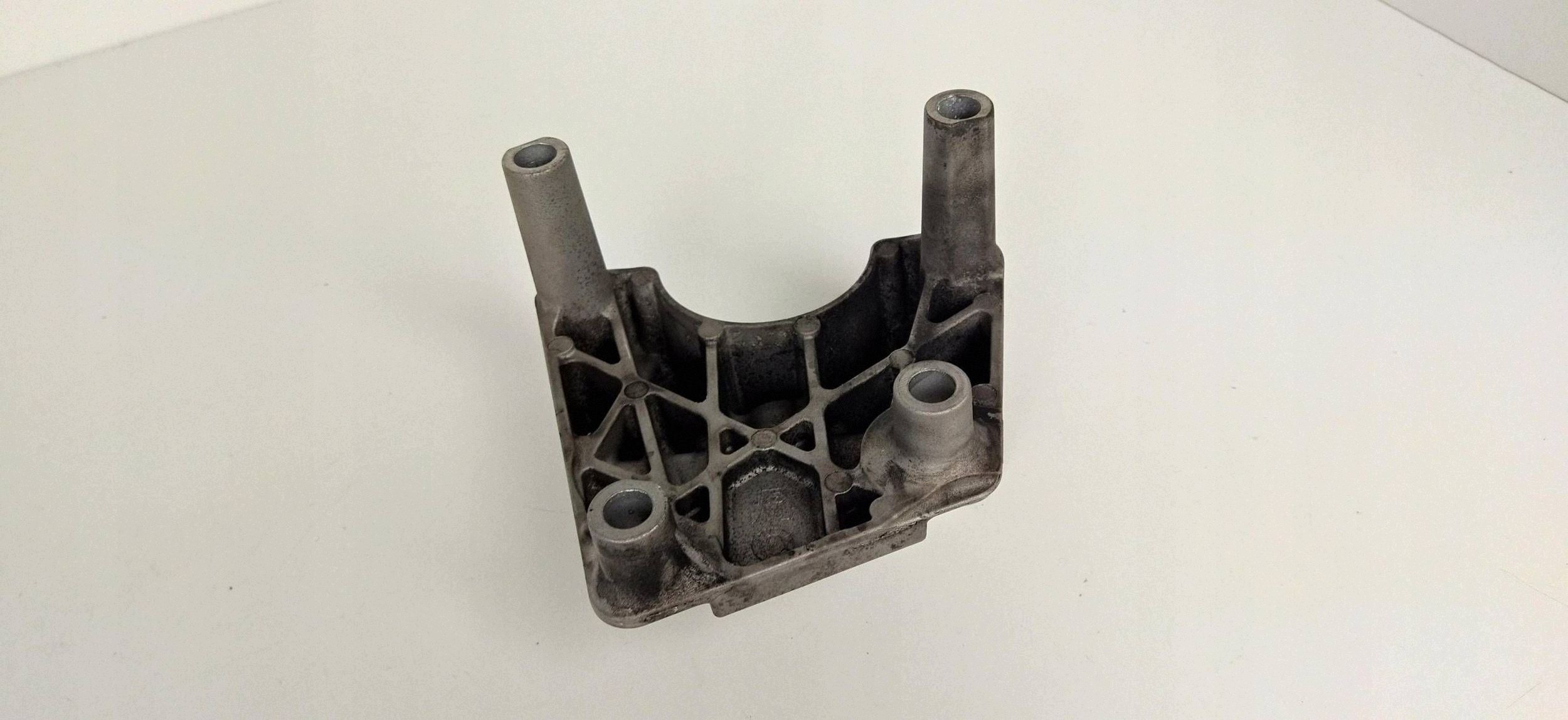 INSIGNIA B 2.0 CDTI biturbo 4X4 Support plaque Moteur Support 84324573