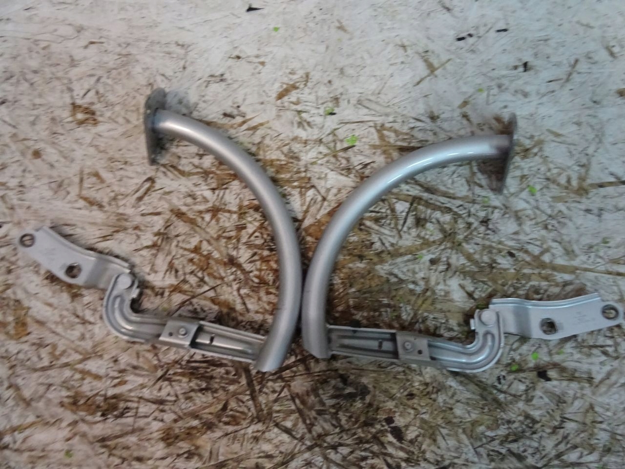 VW PASSAT B6 berlina Cerniere posteriore del cofano 3C5827301B