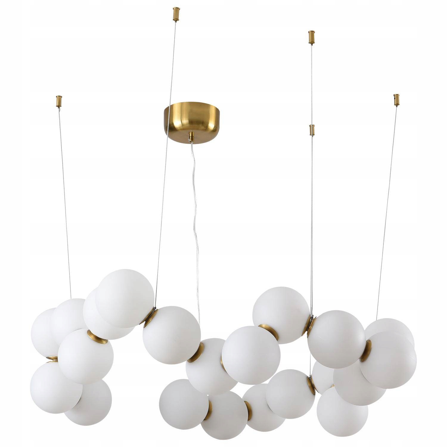 Krásna lampa s reťazou bielych gúľ CORALLI-80 nad vchodom do hotela, jedálne
