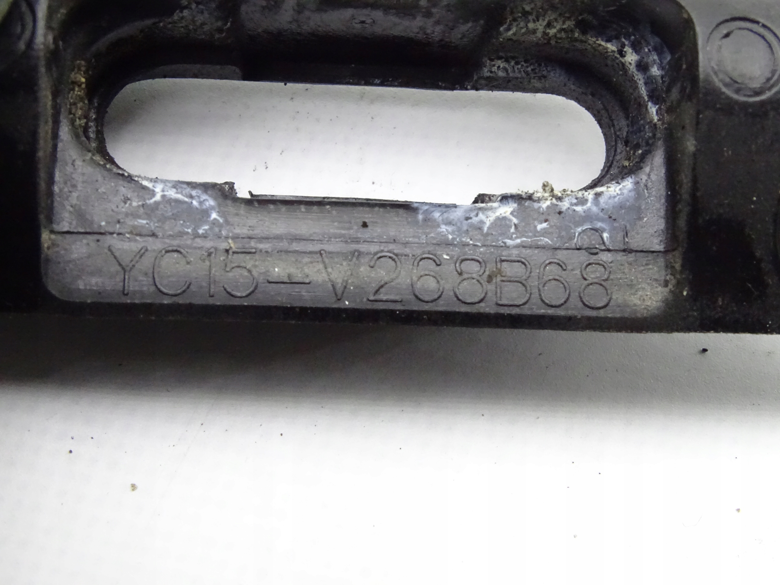 FORD TRANSIT MK6 00-06 GNIAZDO DRZWI PRZESUWNYCH Producent części Ford OE