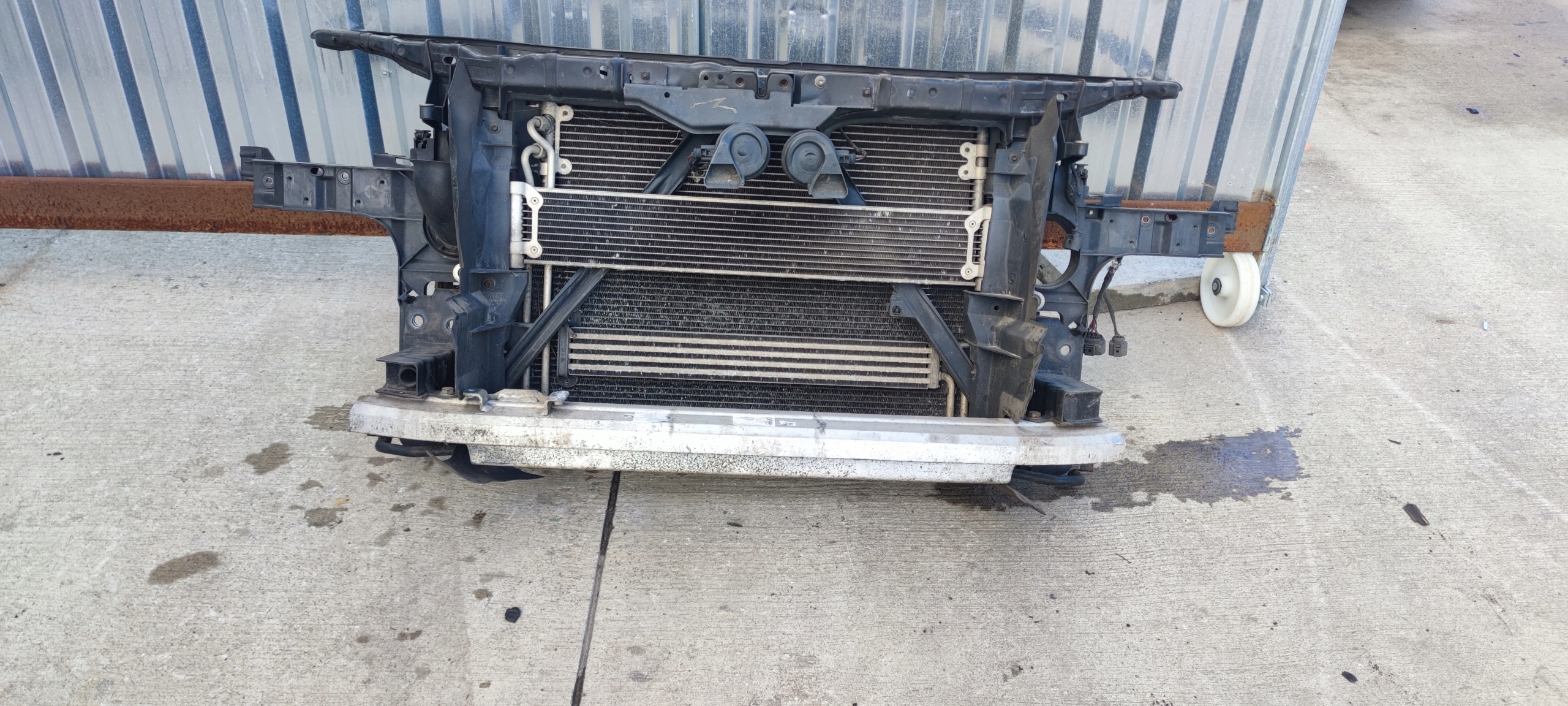 support panel for radiators complete AUDI Q7 4l 3.0 TDI KOMPLET *3* sider below RADAR