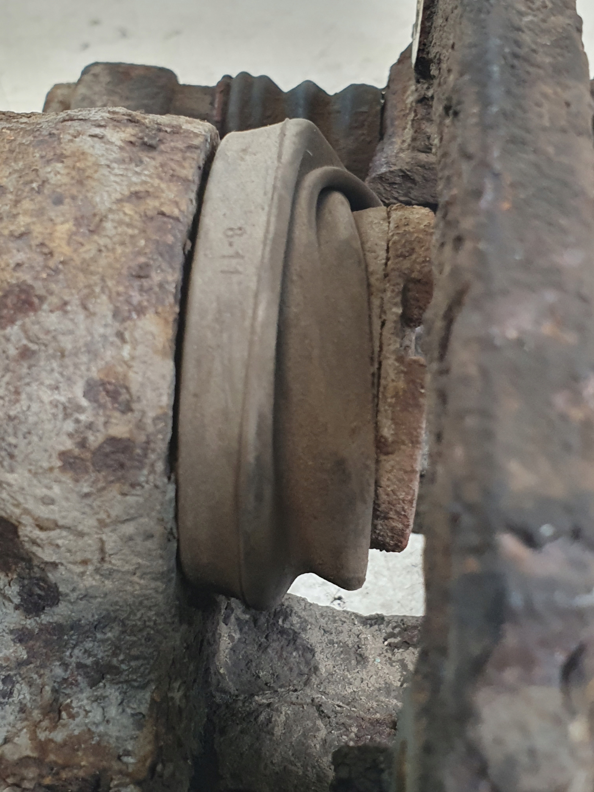 caliper brake rear part left VOLVO S40 and 96r. 1.8B