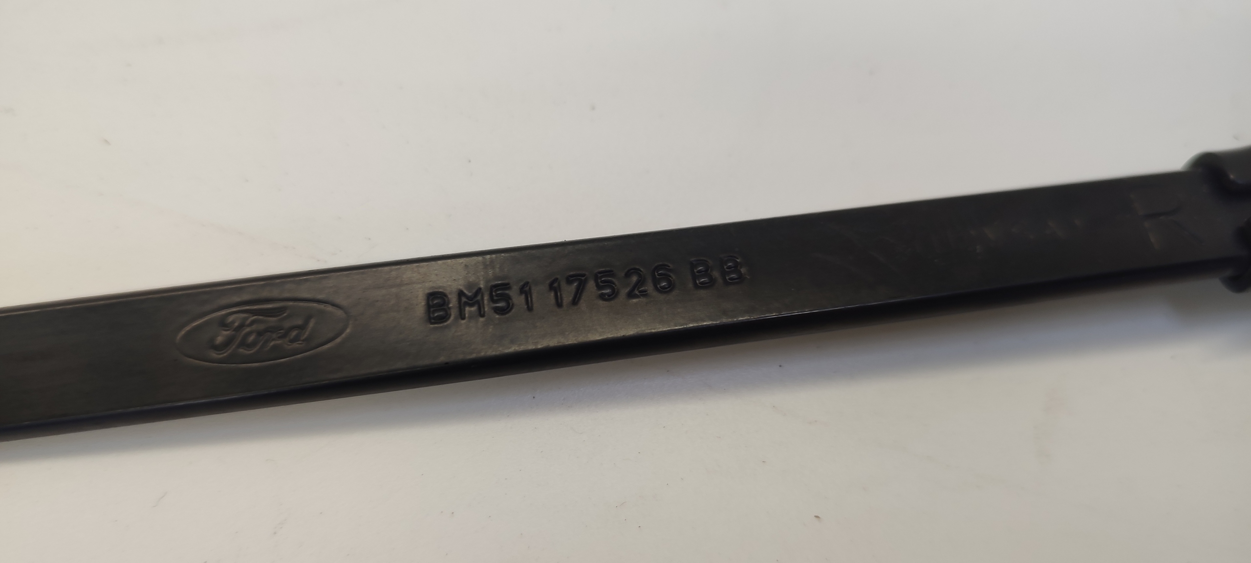 wiper arm right BM5117526BB Ford Focus MK3 1,0 Ecoboost