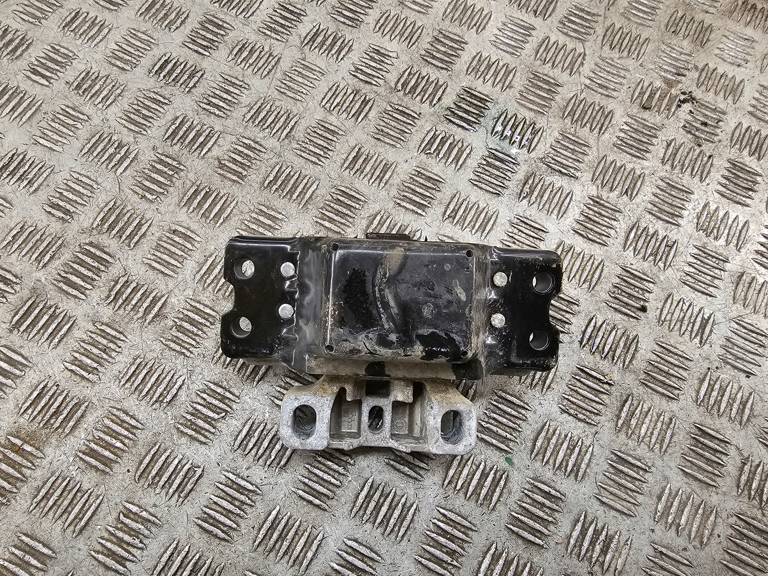 VW SEAT SKODA holder engine mount 1K0199555M