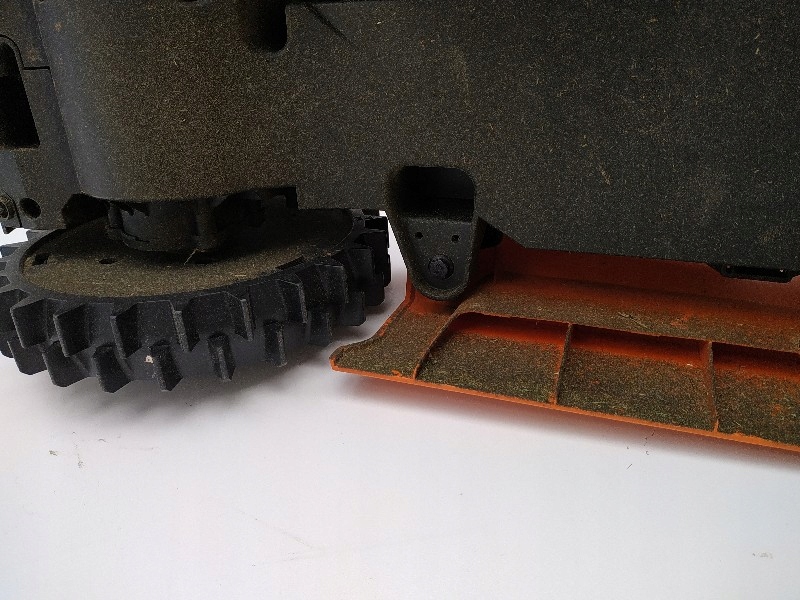 ROBOT KOSZĄCY WORX LANDROID WR155E 2000M2 20V 5AH Średni czas pracy 120 min