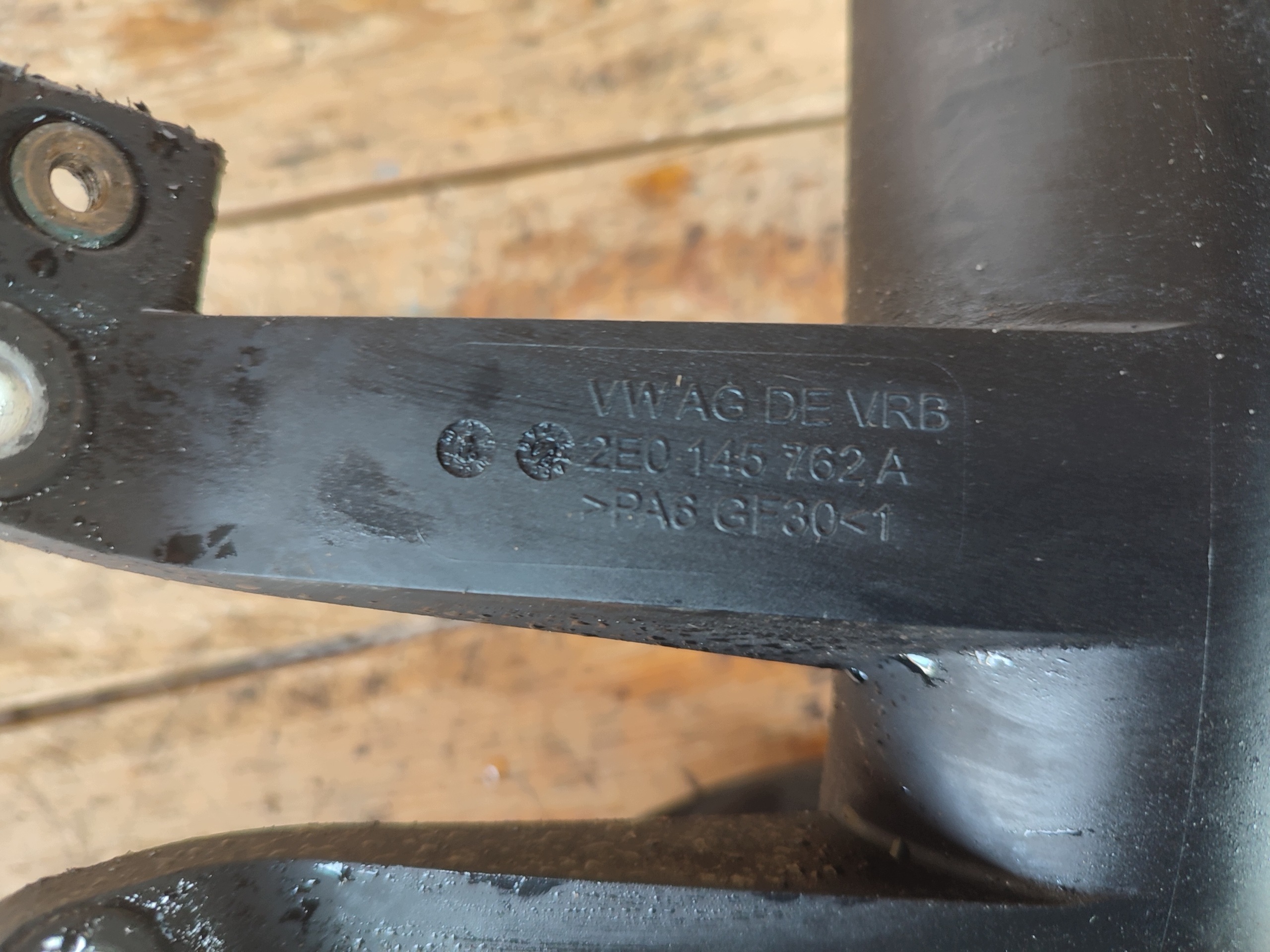 Volkswagen OE 2E0145762A cső, csővezeték levegő