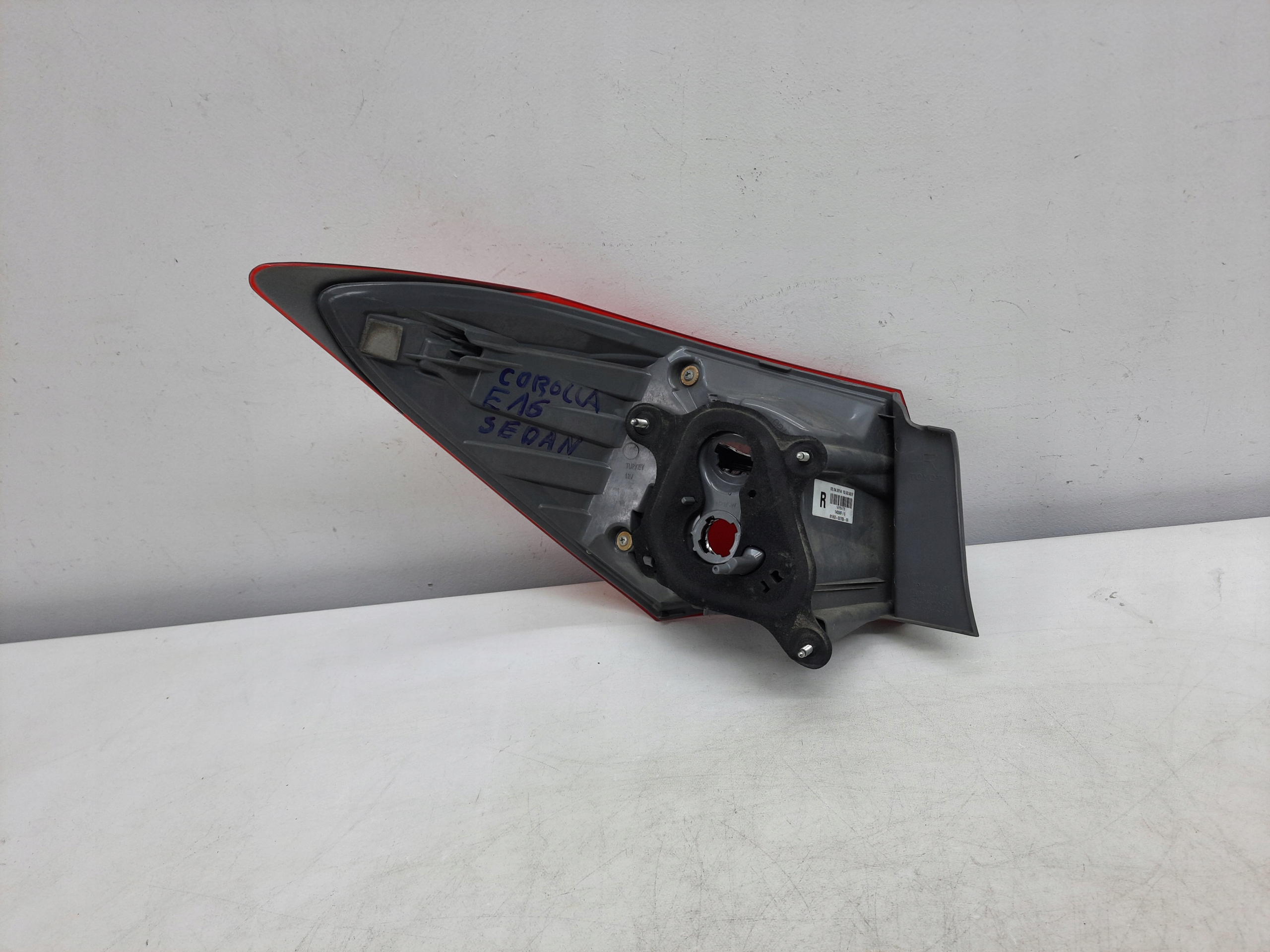 TOYOTA COROLLA E16 13-16 light right rear part original EUROPA