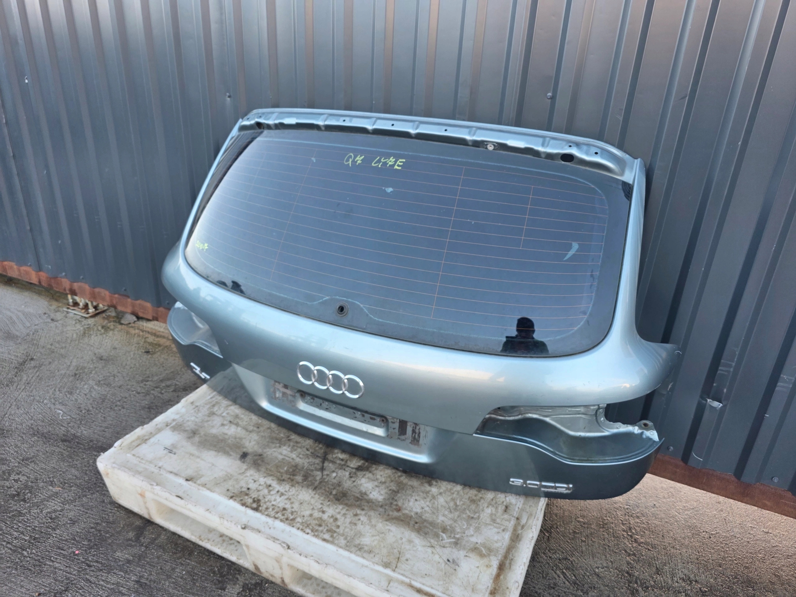 boot doors rear part AUDI Q7 4L LY7E original !!!