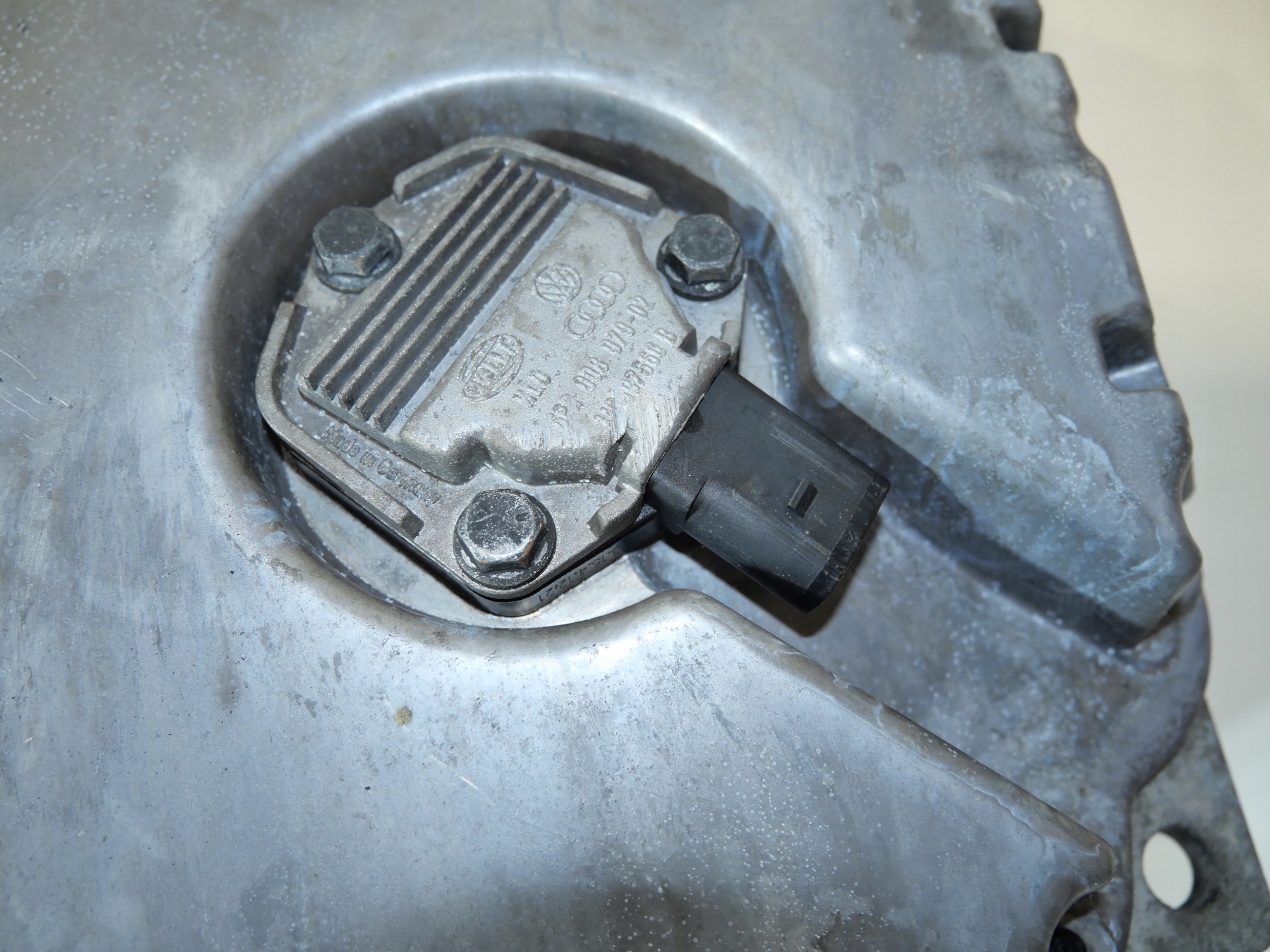 MISKA olaj OLEJOWA AUDI TDI 059103603M