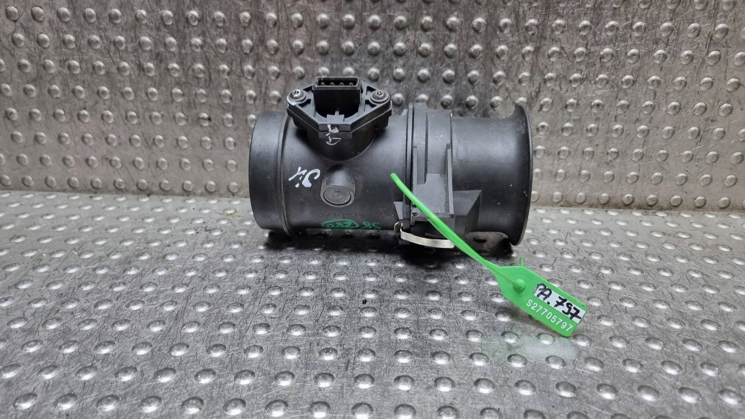 flow meter 0280217804 077133471D AUDI A8 D2 D3 3.7 4.2 V8
