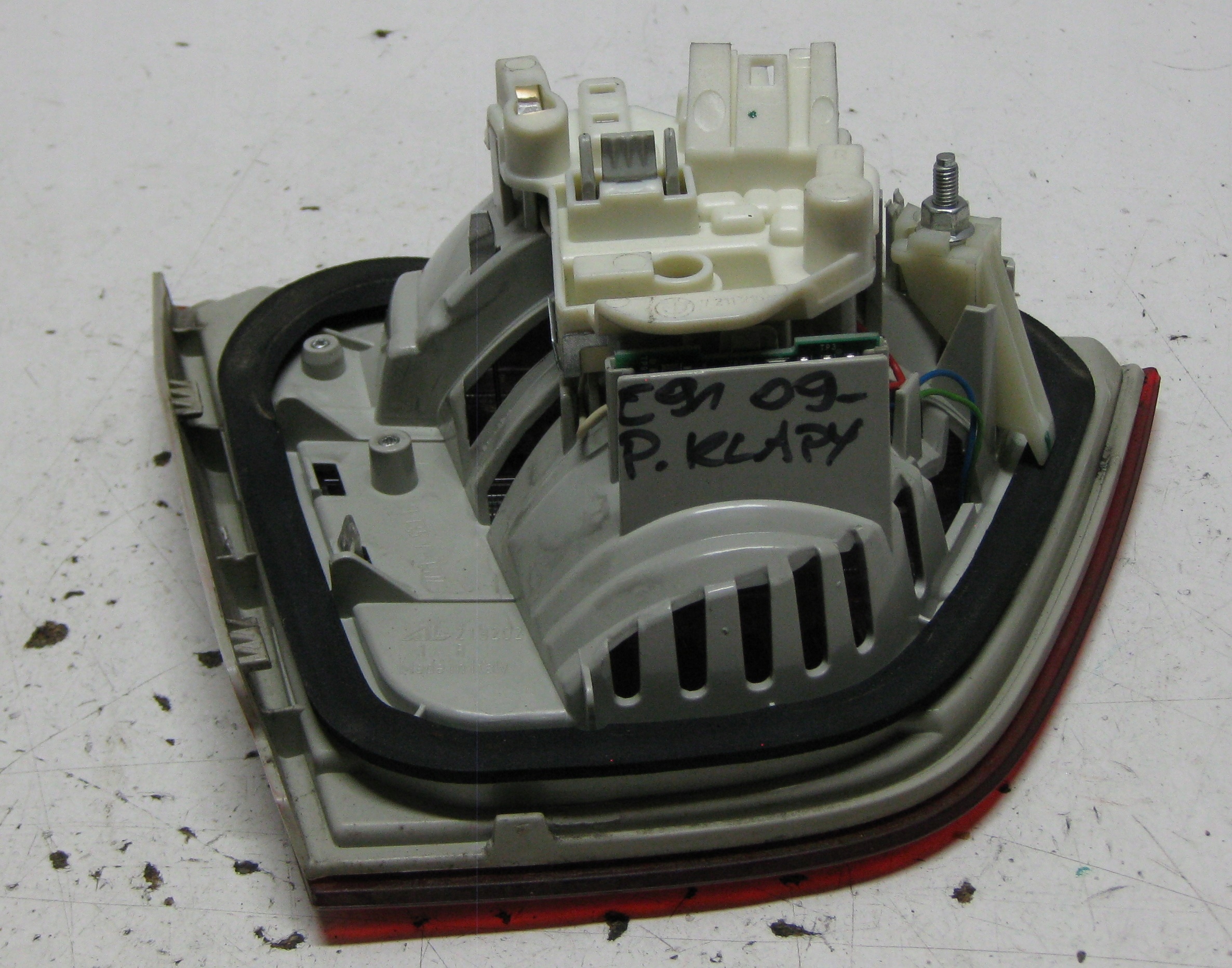 BMW E91 2.0 D 09R light right rear part 7154162