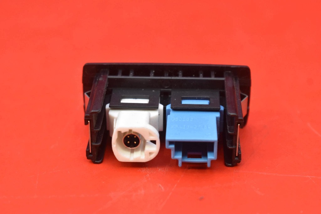 adapter PORT USB AUX A4478200087 MERCEDES VITO W447 14-20