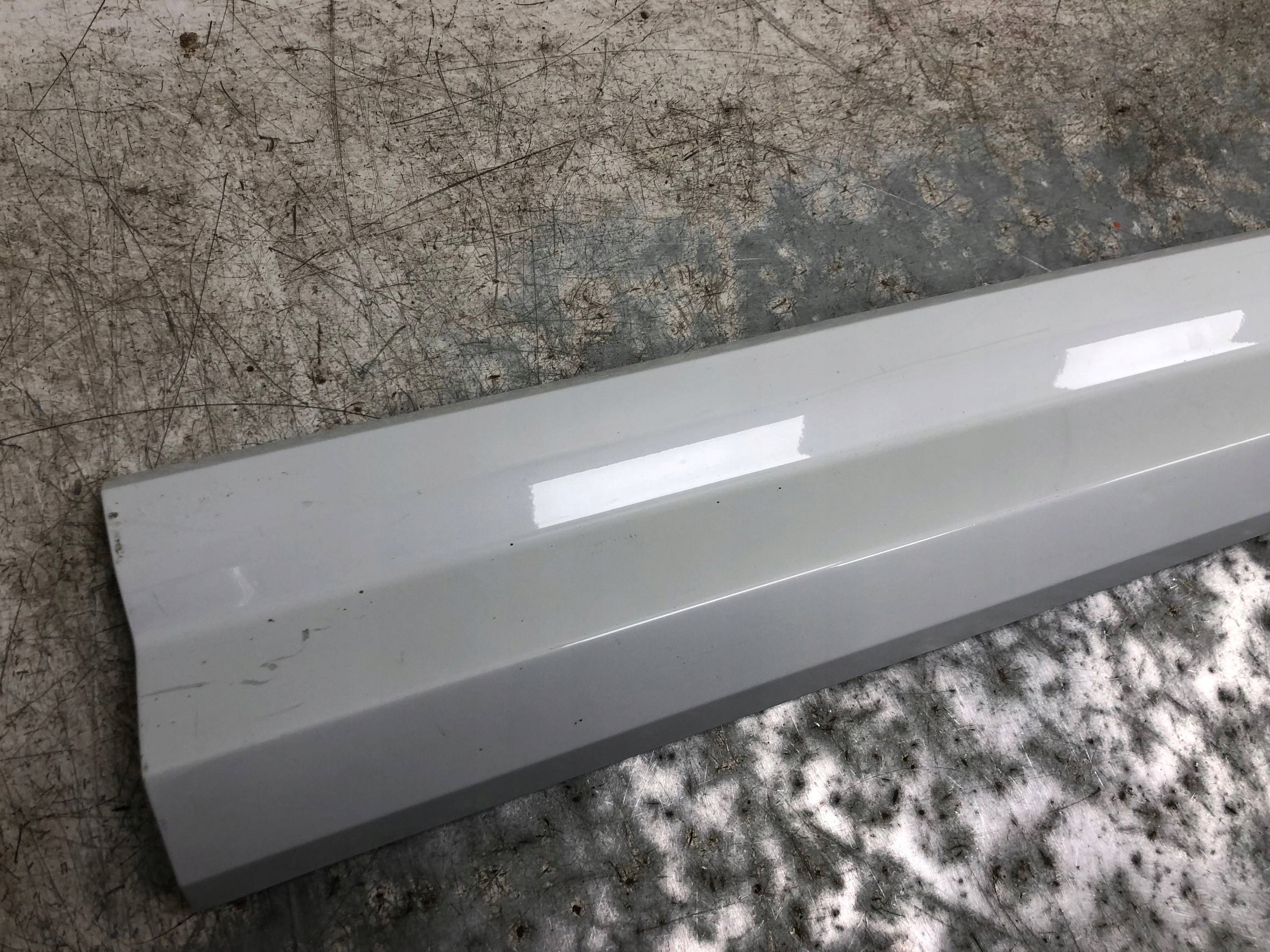moulding door right front AUDI Q2 S-LINE 81A853960A