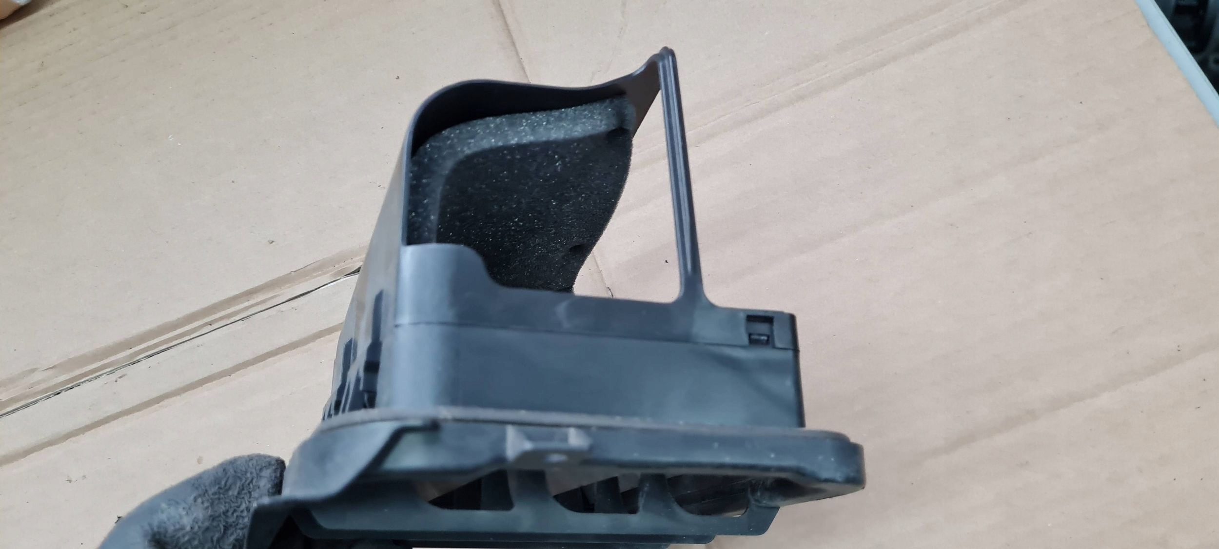 A7 4G S7 grid WENTYLACYJNA boot left rear part 4G8819301