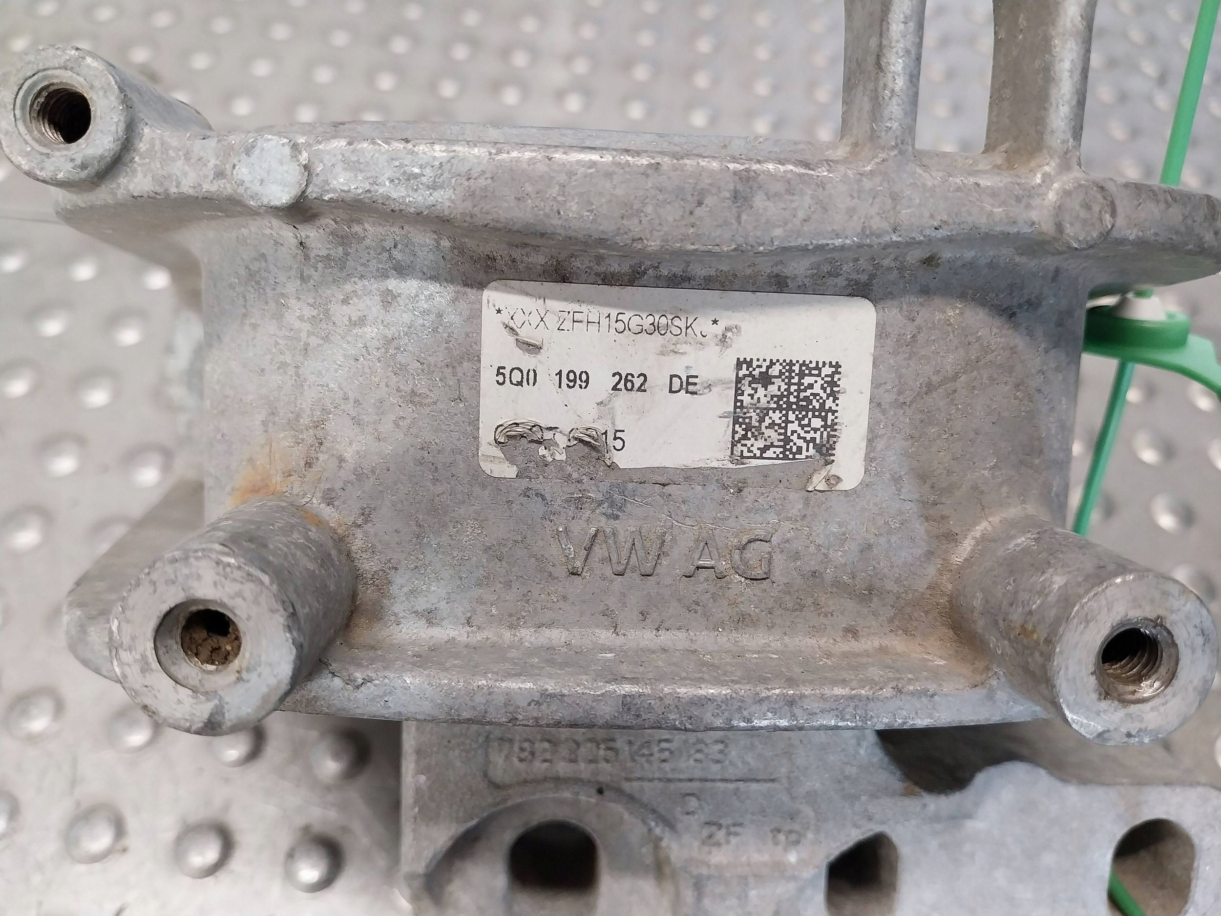 holder engine mount 5Q0199262DE AUDI A3 8V GOLF VII OCTAVIA III 1.6 TDI