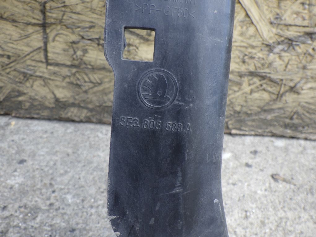 SKODA OCTAVIA IV 4 5E3 20- support panel for radiators pillar