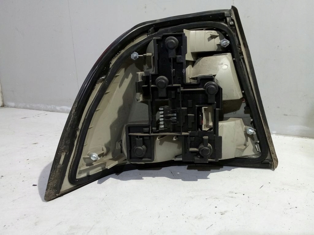 Opel Vectra B lift sedan light right rear part rear