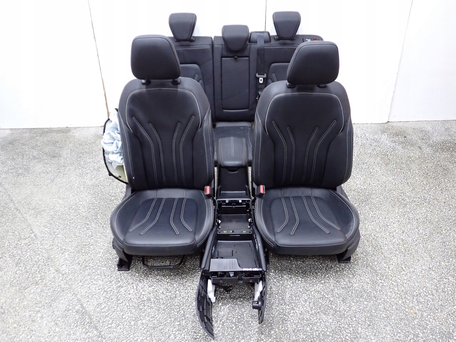 КОМПЛЕКТ СИДІНЬ ЄВРОПА ОРИГІНАЛ FORD FOCUS Mk4 УНІВЕРСАЛ0r