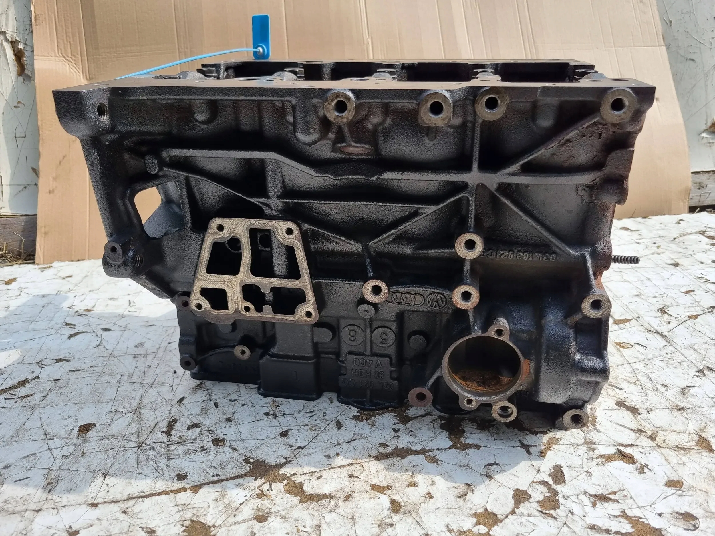 Blok silnika podpory wału 03L021CG AUDI A6 C7 A4 B8 A5 Q5 CGL Typ samochodu Samochody osobowe