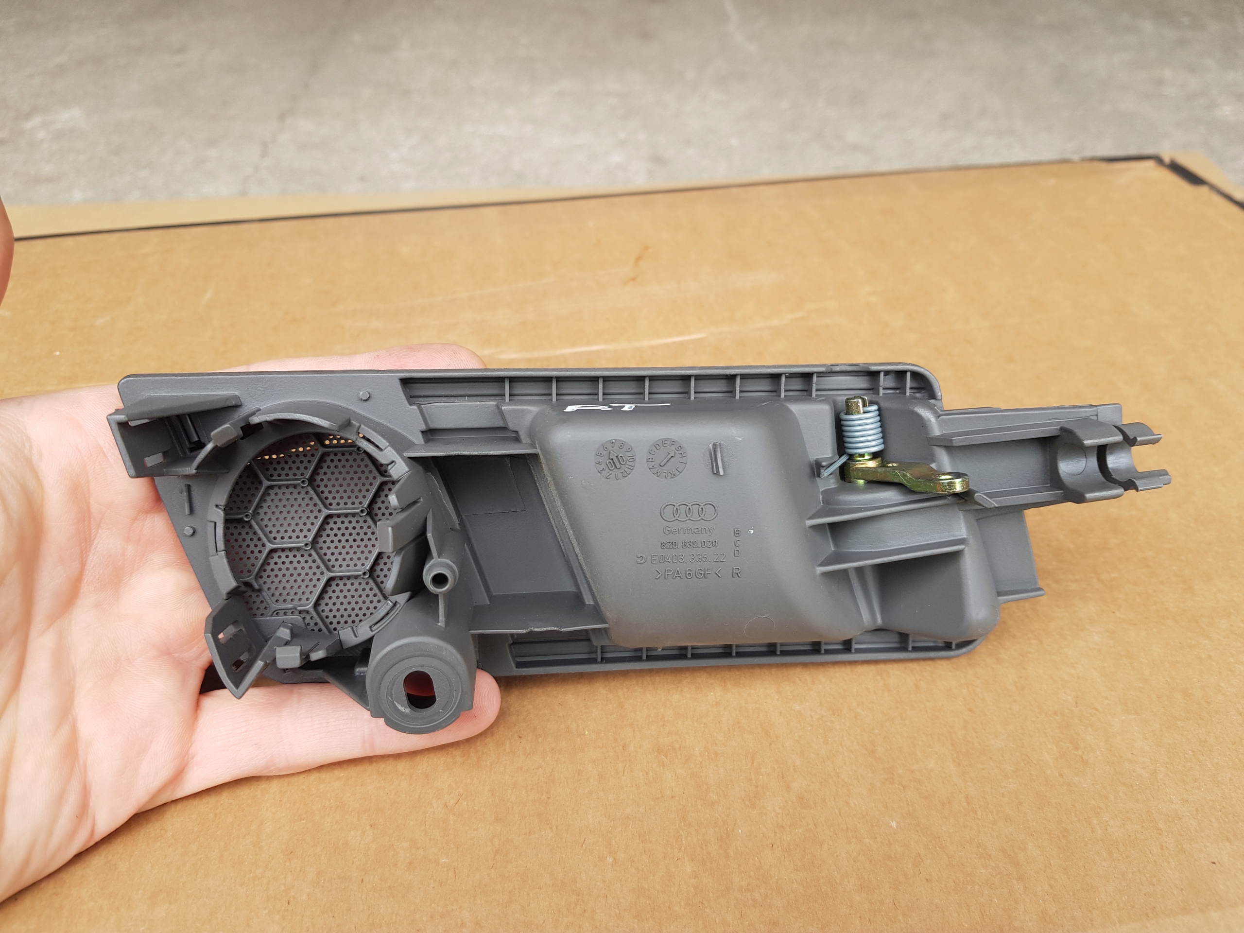 ручка двери внутренняя правая A2 / 8Z0839020 / исправная