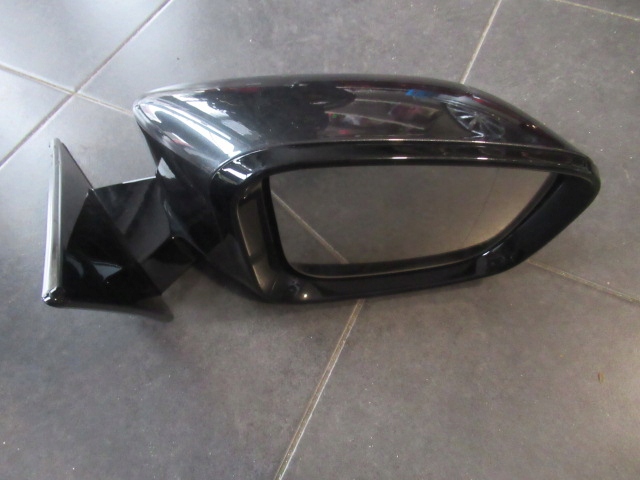 LUSTERKO PRAWE BMW 6 G32
