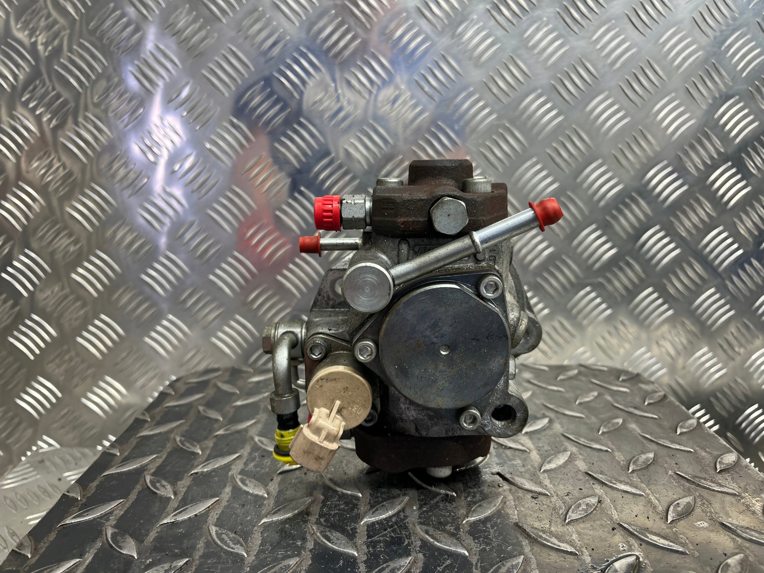 injection pump LEXUS IS 220D 22100-0R031