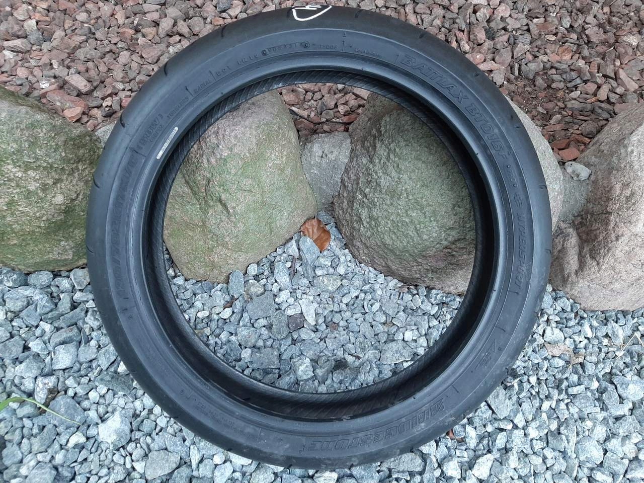 BRIDGESTONE BATTLAX BT016F 120/70ZR17 58W (174) Rok produkcji 2014