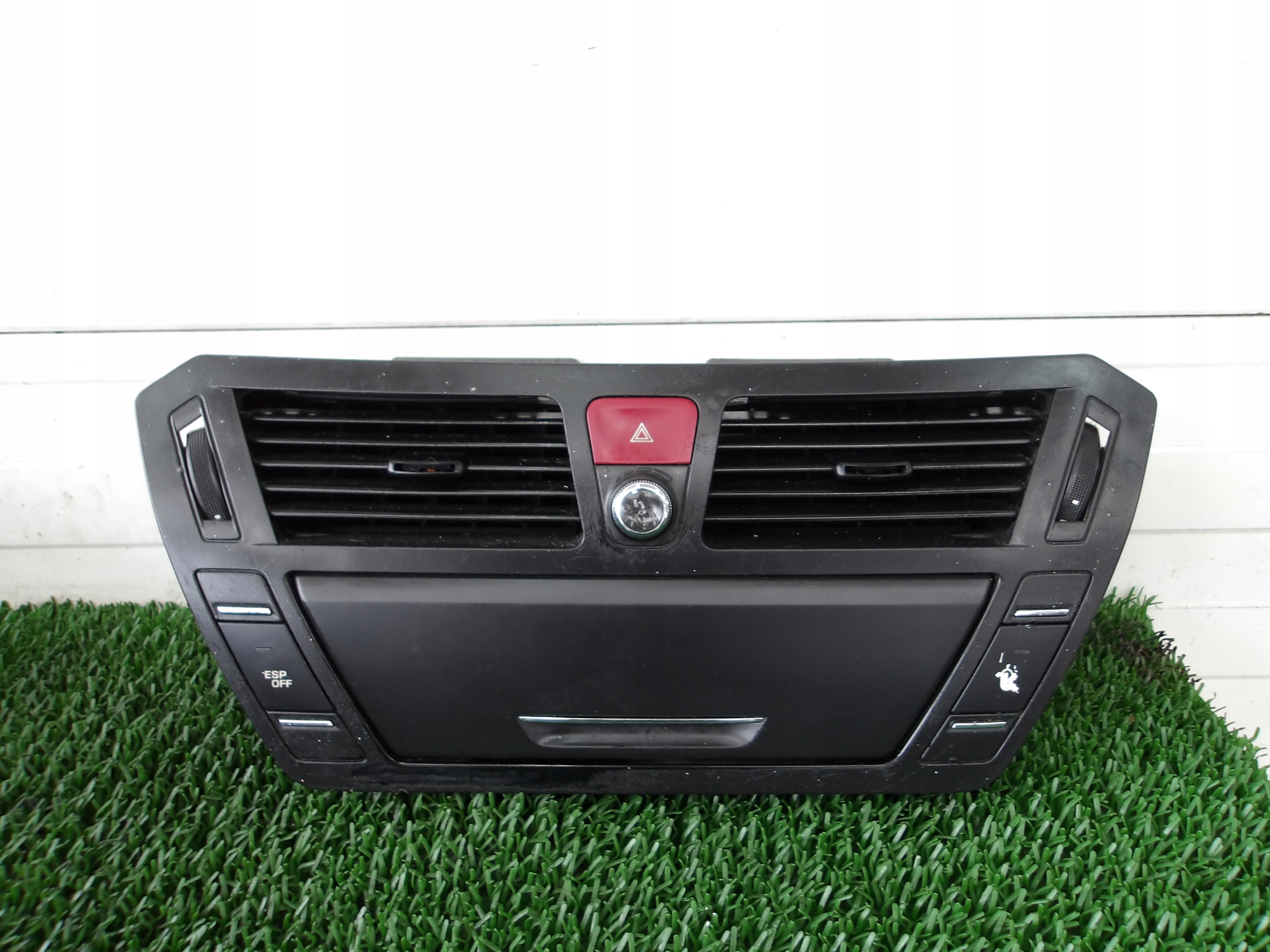 C4 PICASSO a 06- PANEL stredný KRATKI tlačítko OE