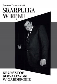 Skarpetka w ręku Kowalewski w garderobie TRIO