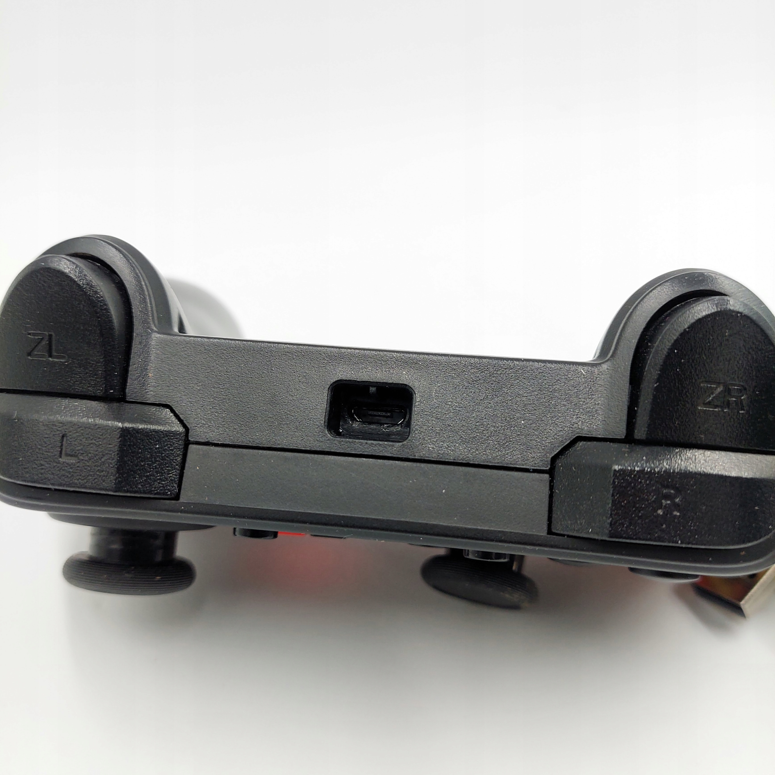 Pad przewodowy do konsoli Nintendo Switch wielokolorowy
