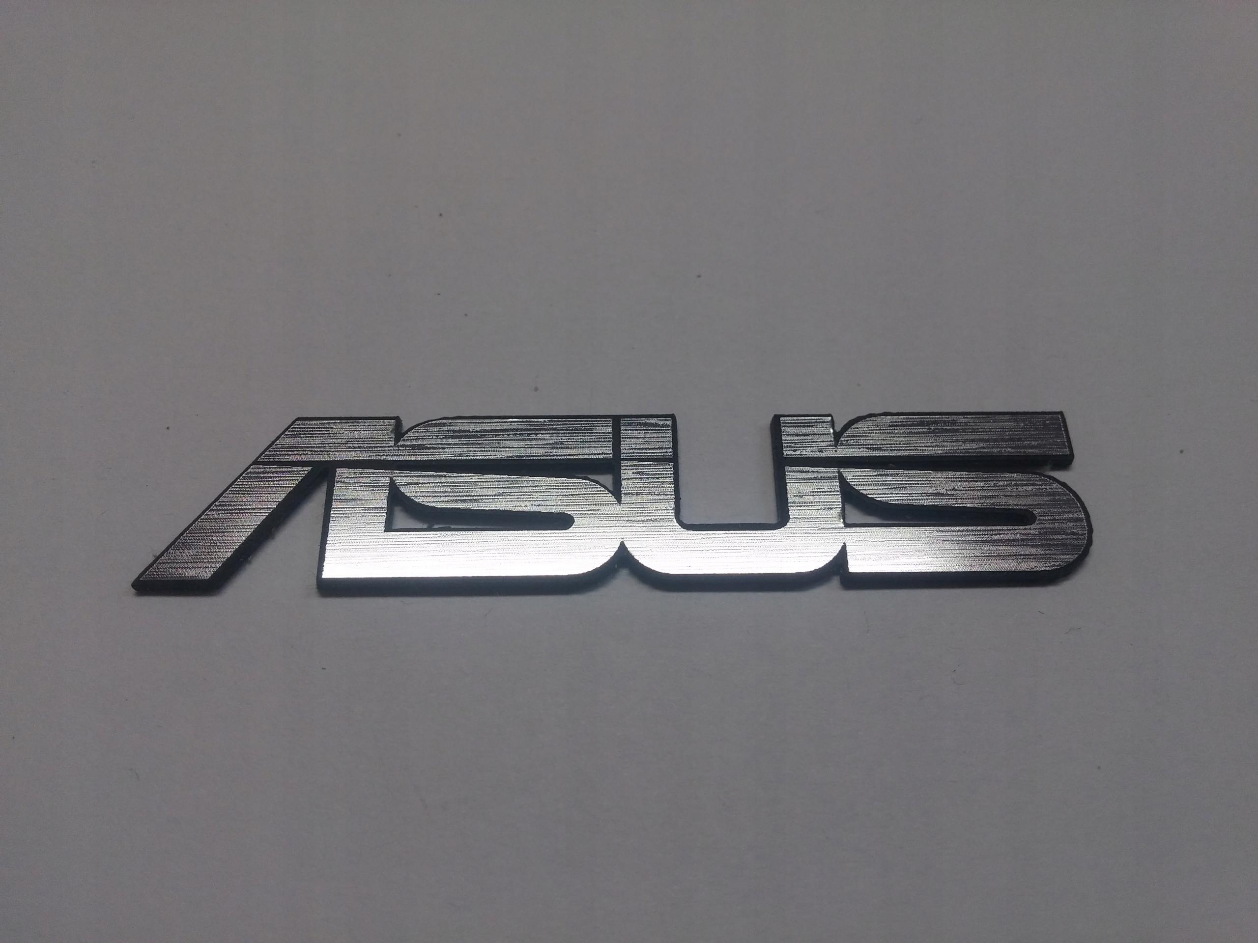 Наклейка asus. ASUS наклейка. Наклейка ASUS логотип. Наклейки на ноутбук ASUS. Металлизированная наклейка ASUS.