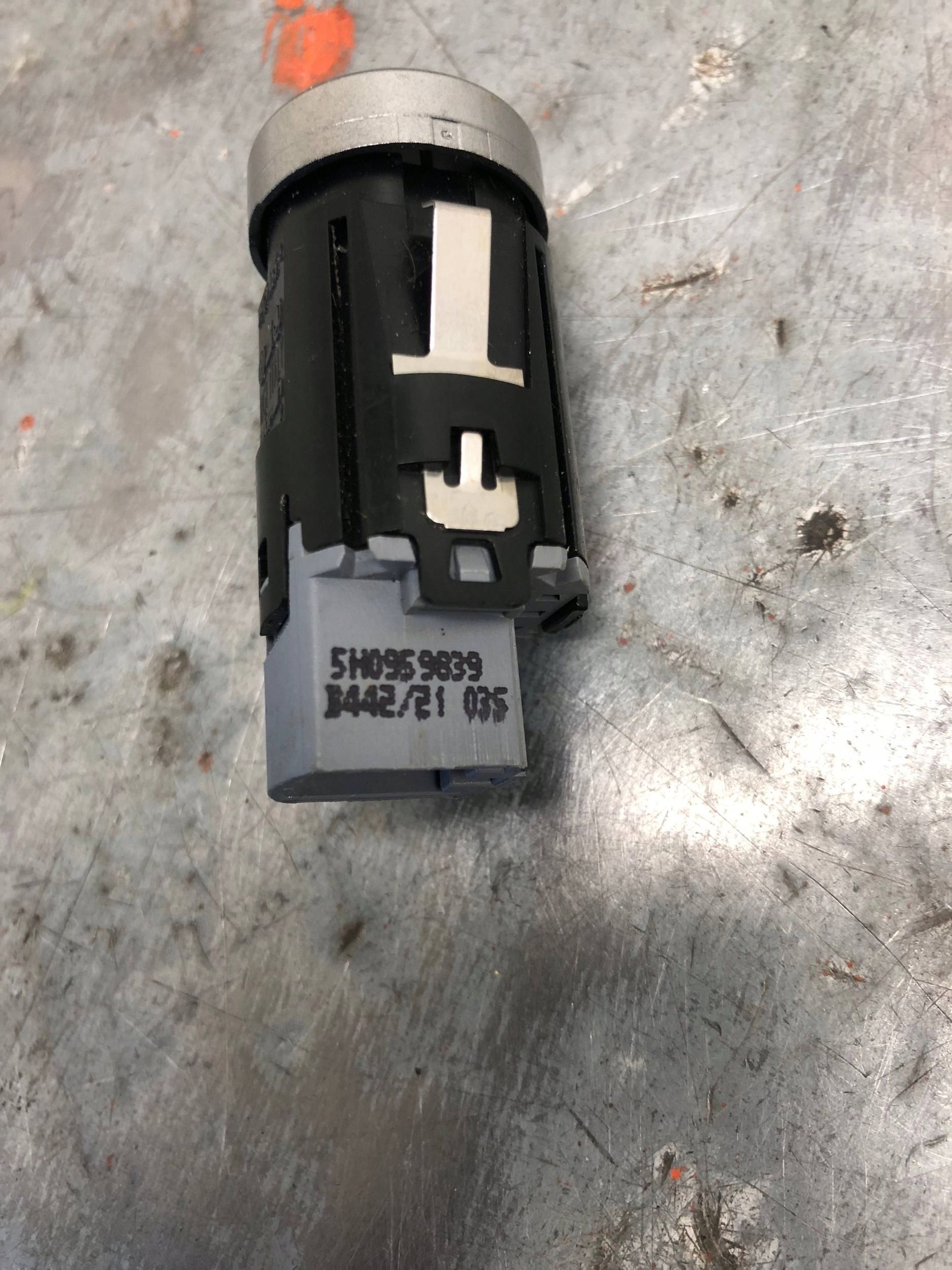 button START STOP VW GOLF VIII 5H0959839
