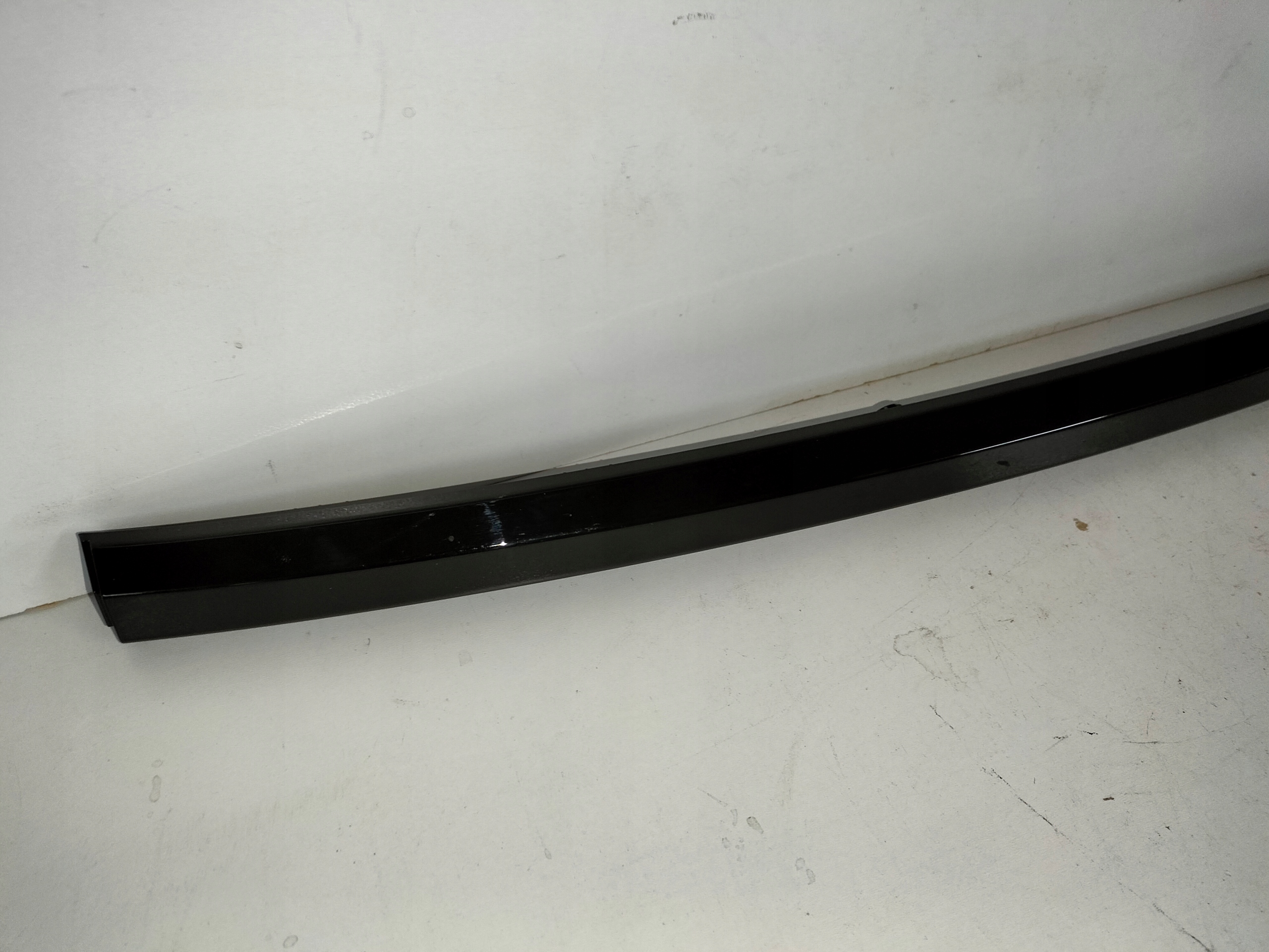 moulding cap bonnet rear part KIA SPORTAGE 5 V 21