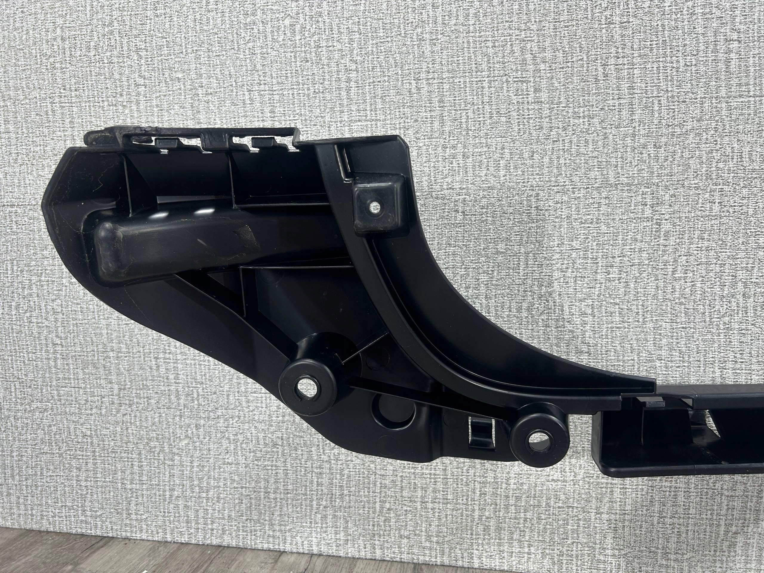 BMW X1 E84 Support montage pare-chocs Arrière Moyenne 4884482
