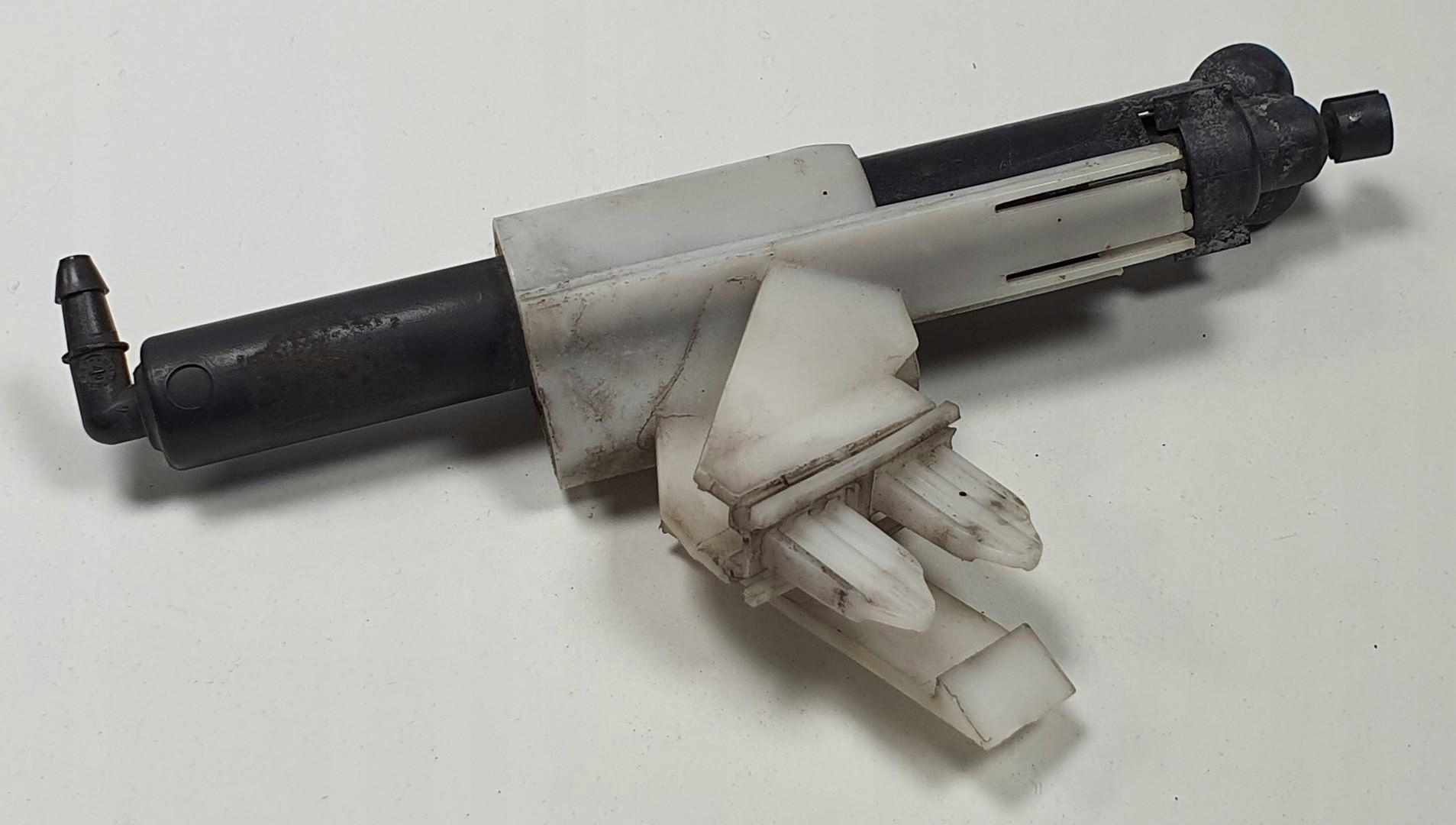 DYSZA SPRYSKIWACZA LAMPY PRAWA FORD MONDEO MK4 Typ samochodu Samochody osobowe