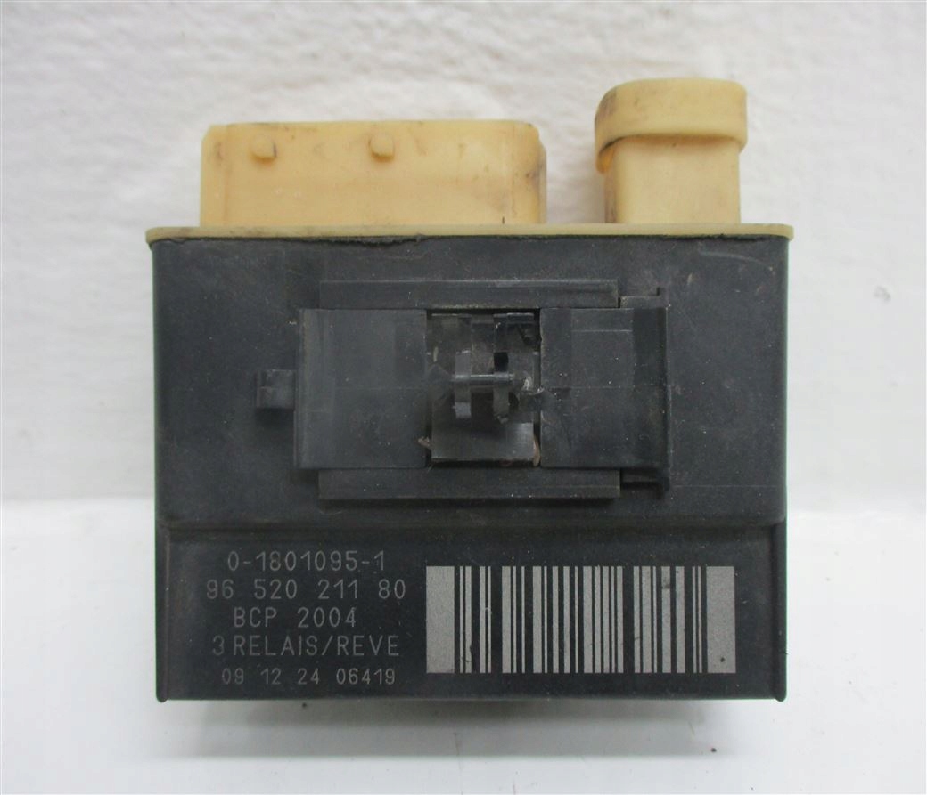 PRZEKAŹNIK WENTYLATORA CITROEN C5 III 9652021180